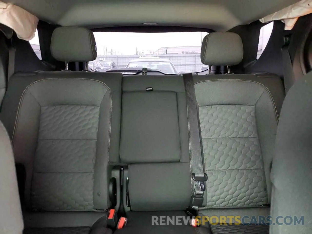 10 Photograph of a damaged car 2GNAXTEV4K6274633 CHEVROLET EQUINOX 2019