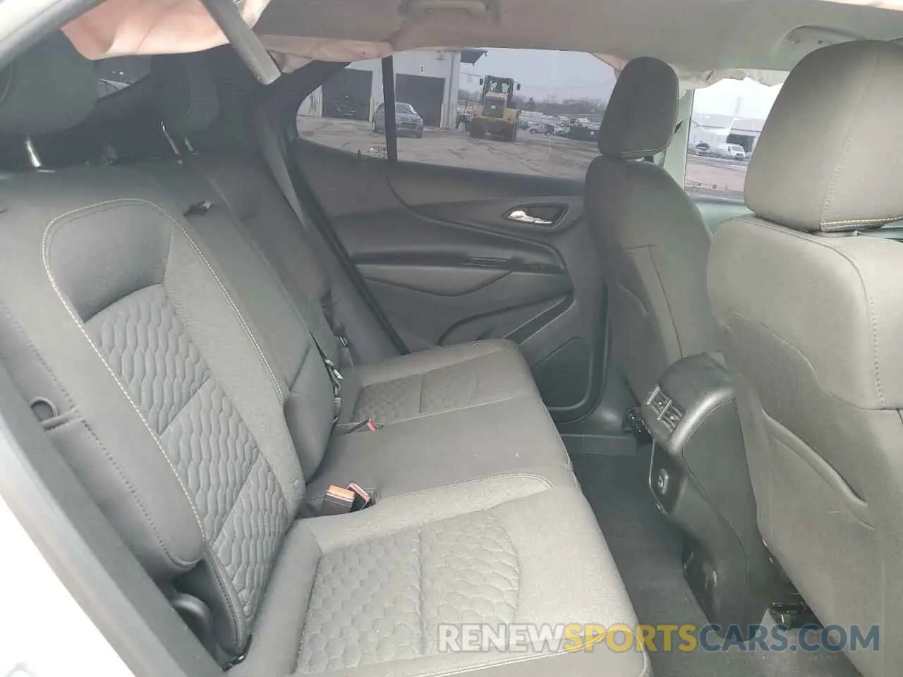 11 Photograph of a damaged car 2GNAXTEV4K6274633 CHEVROLET EQUINOX 2019