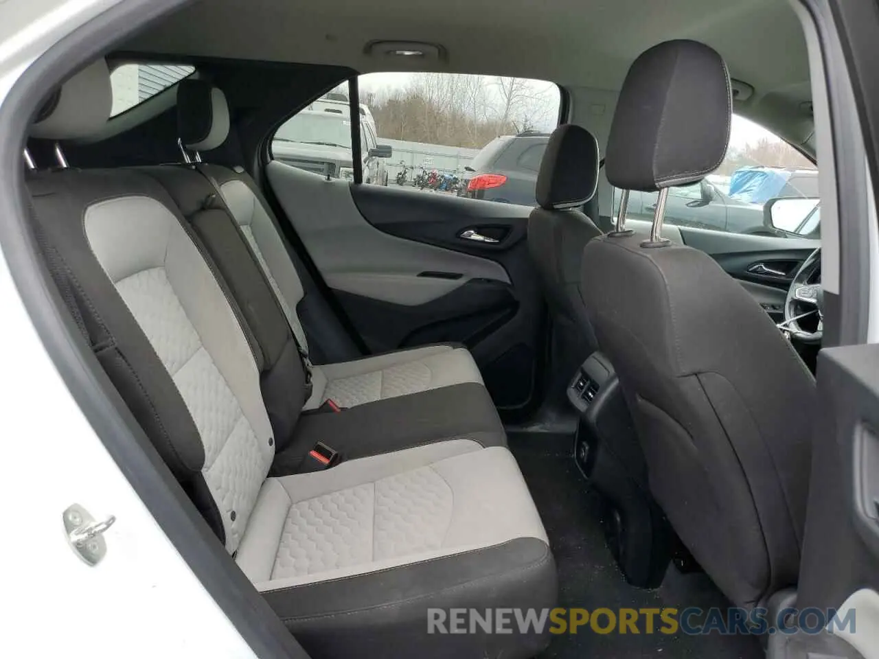 11 Photograph of a damaged car 2GNAXTEV5K6165064 CHEVROLET EQUINOX 2019