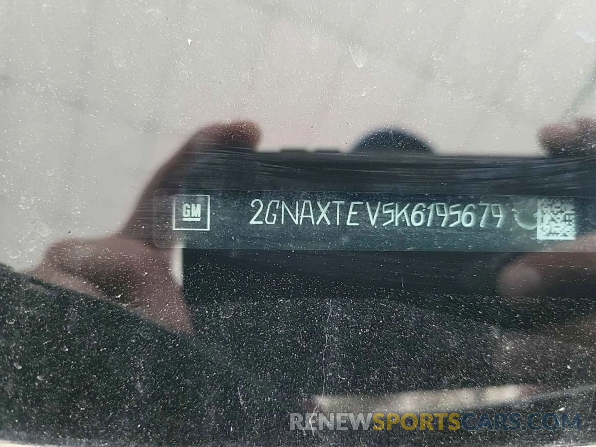 13 Photograph of a damaged car 2GNAXTEV5K6195679 CHEVROLET EQUINOX 2019