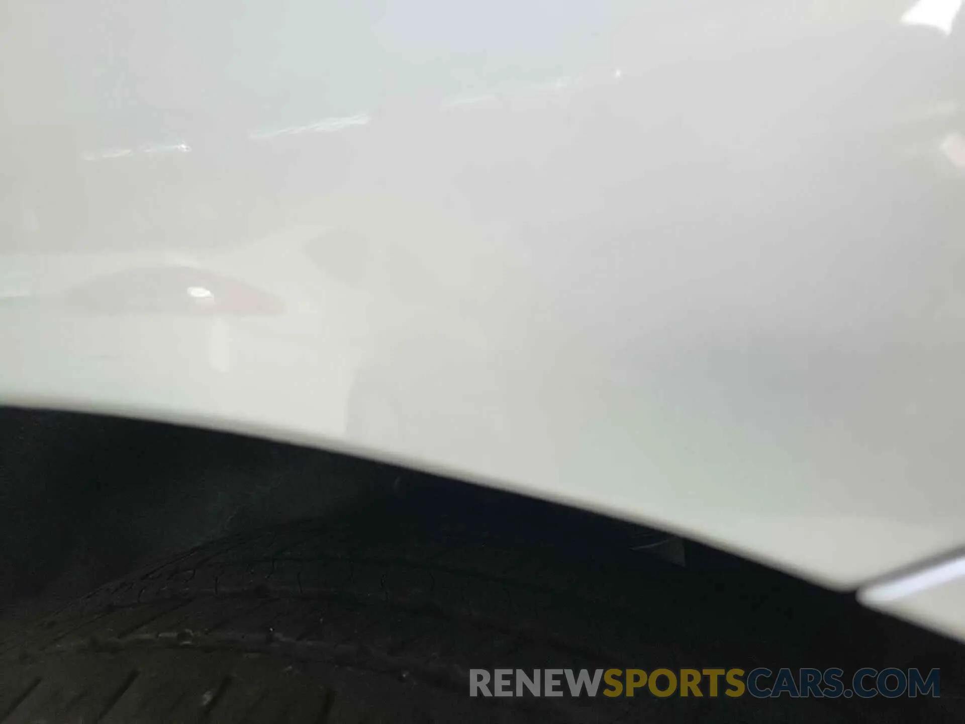 18 Photograph of a damaged car 2GNAXTEV5K6195679 CHEVROLET EQUINOX 2019