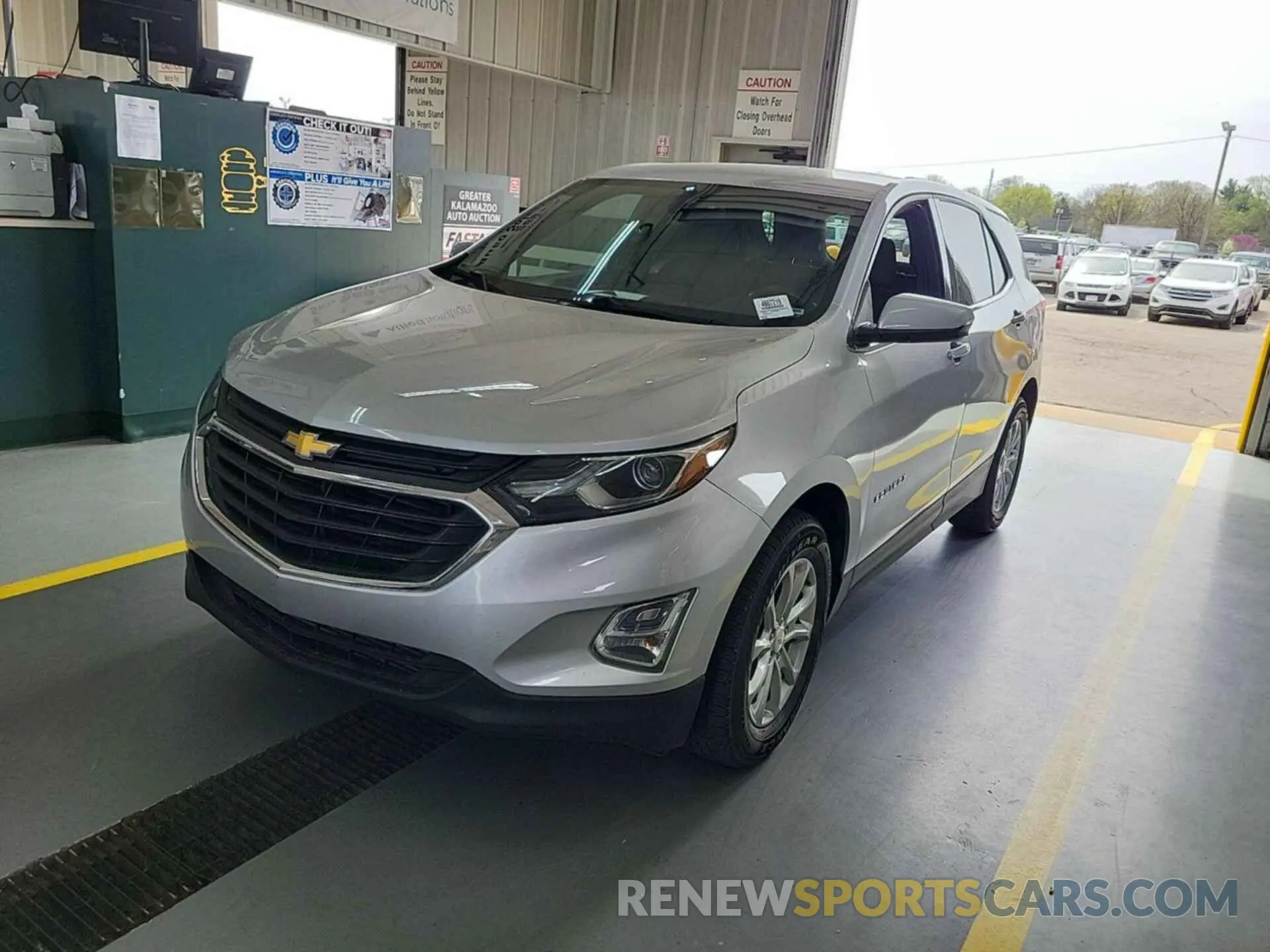 19 Photograph of a damaged car 2GNAXTEV5K6195679 CHEVROLET EQUINOX 2019