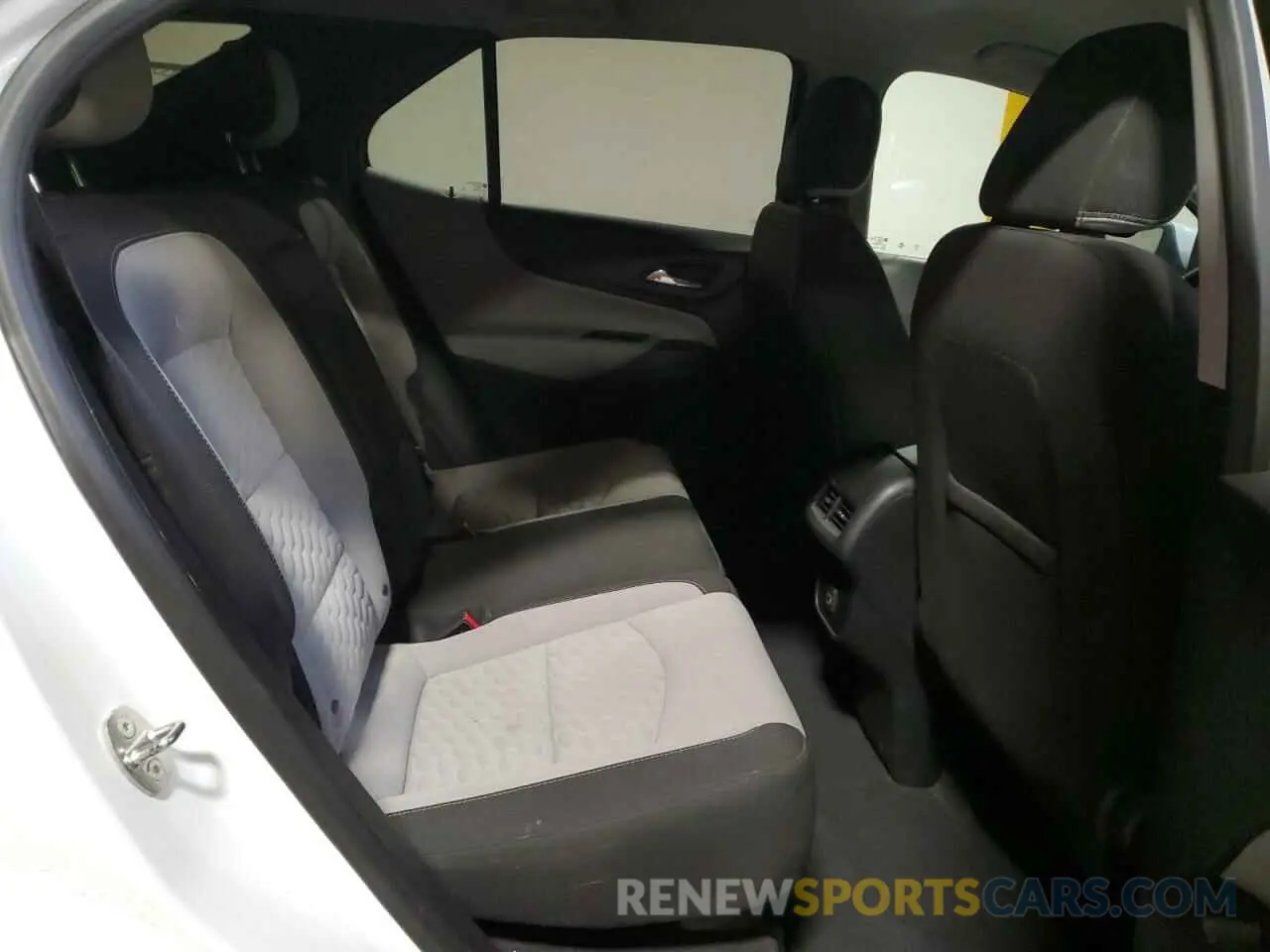 11 Photograph of a damaged car 2GNAXTEV5K6239289 CHEVROLET EQUINOX 2019
