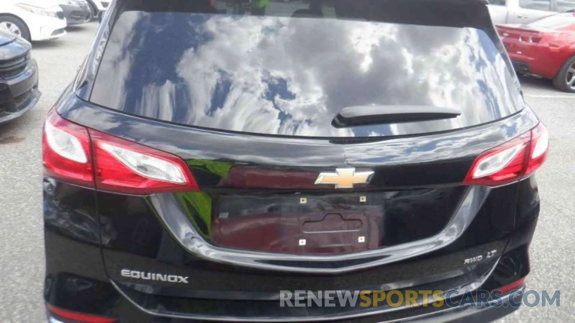 10 Photograph of a damaged car 2GNAXTEV5K6257517 CHEVROLET EQUINOX 2019