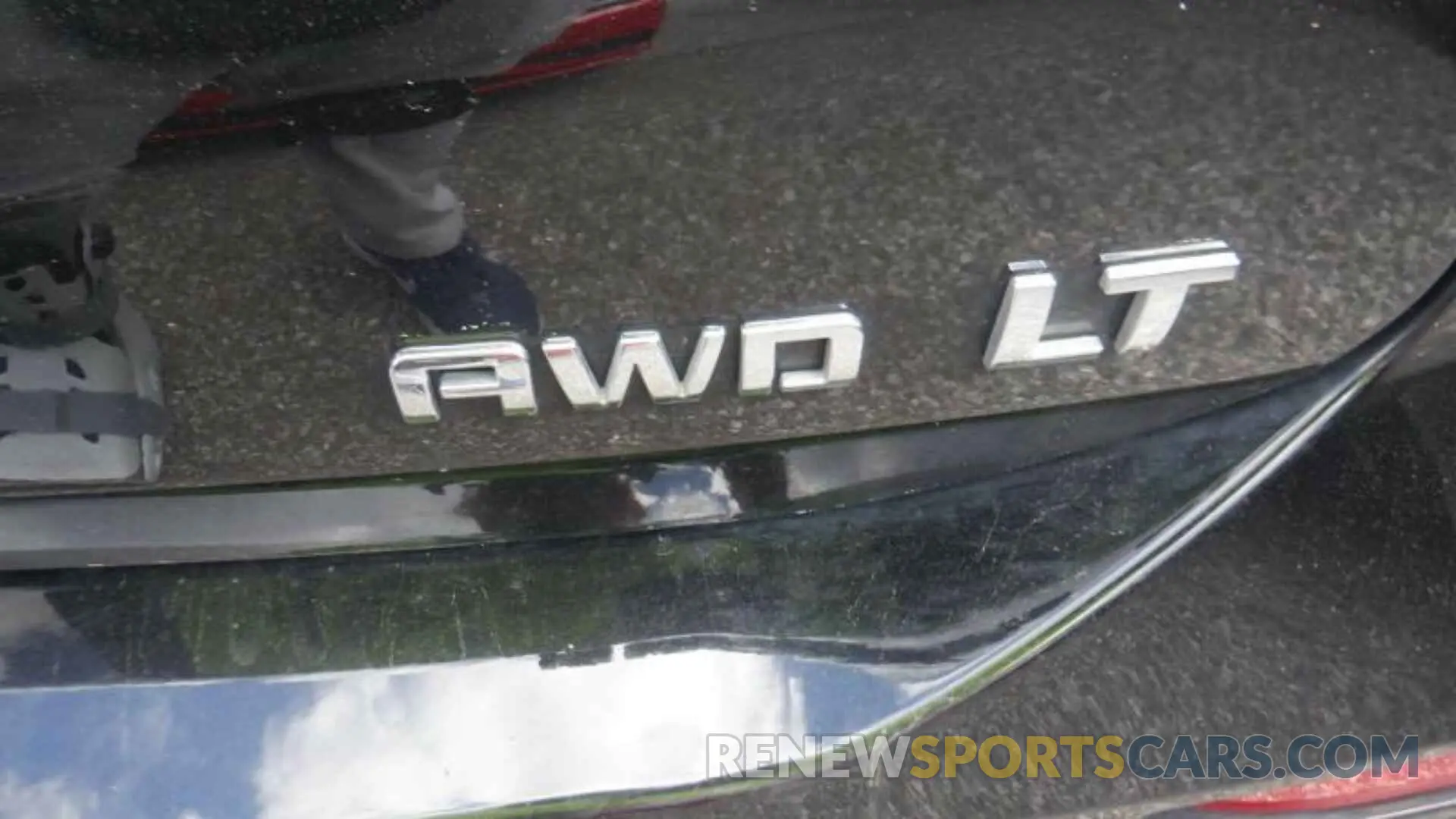 17 Photograph of a damaged car 2GNAXTEV5K6257517 CHEVROLET EQUINOX 2019