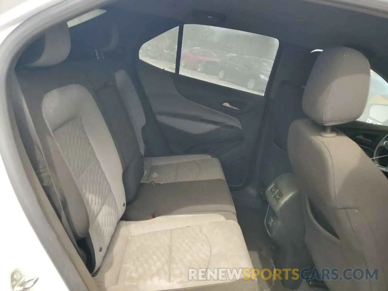 11 Photograph of a damaged car 2GNAXTEV6K6141324 CHEVROLET EQUINOX 2019