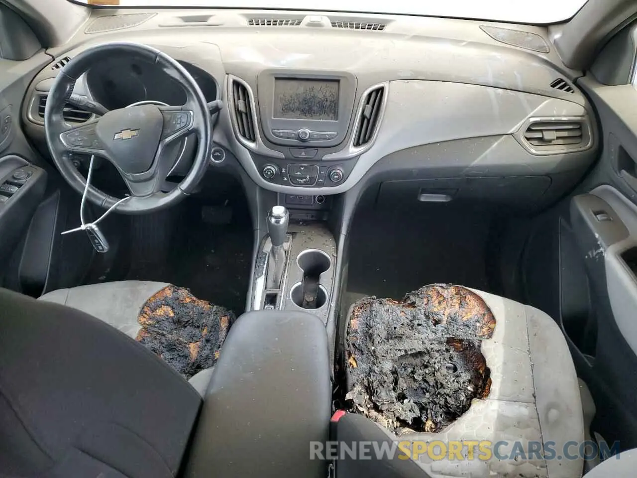 8 Photograph of a damaged car 2GNAXTEV6K6141324 CHEVROLET EQUINOX 2019