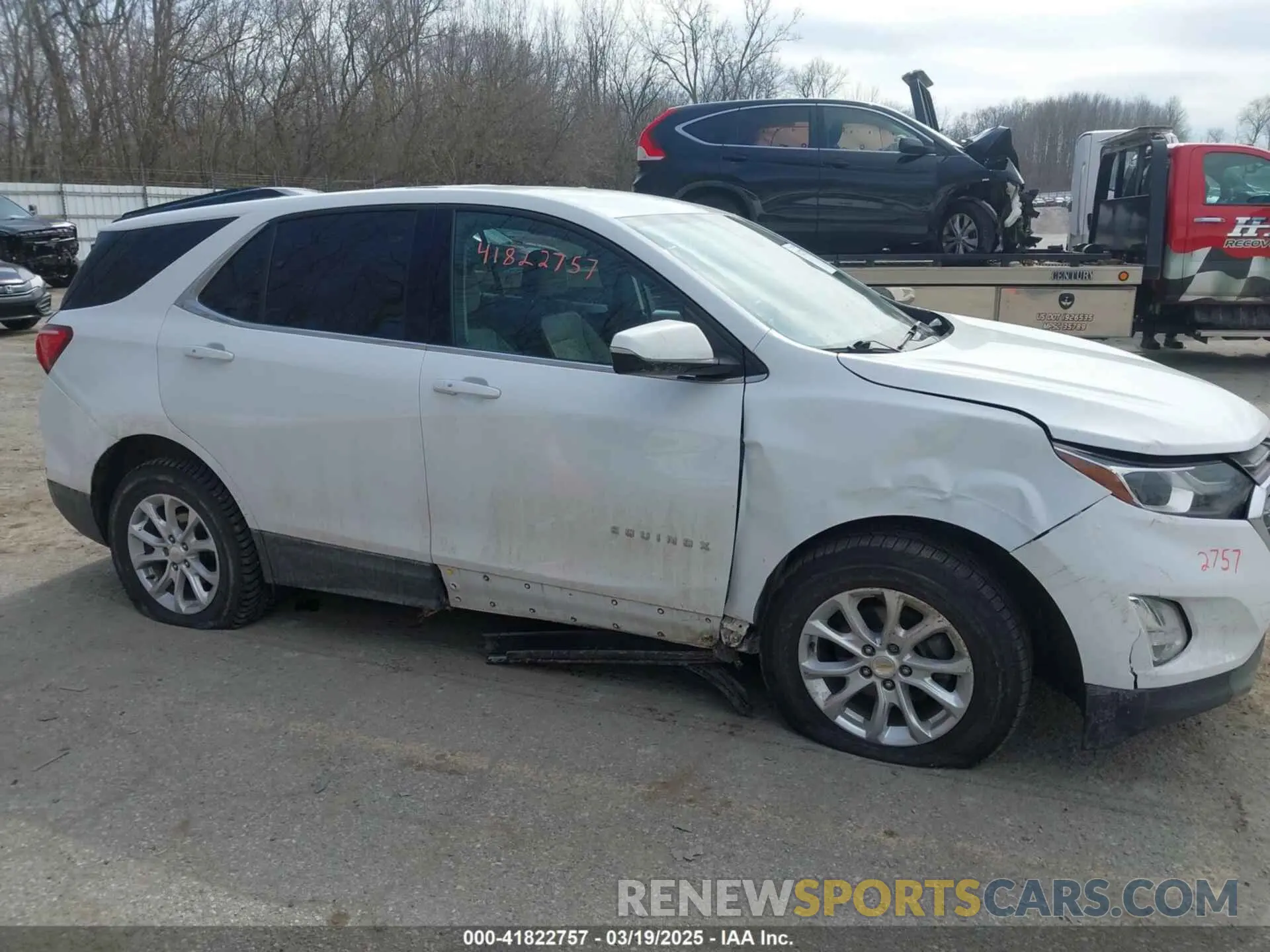 13 Photograph of a damaged car 2GNAXTEV6K6152713 CHEVROLET EQUINOX 2019