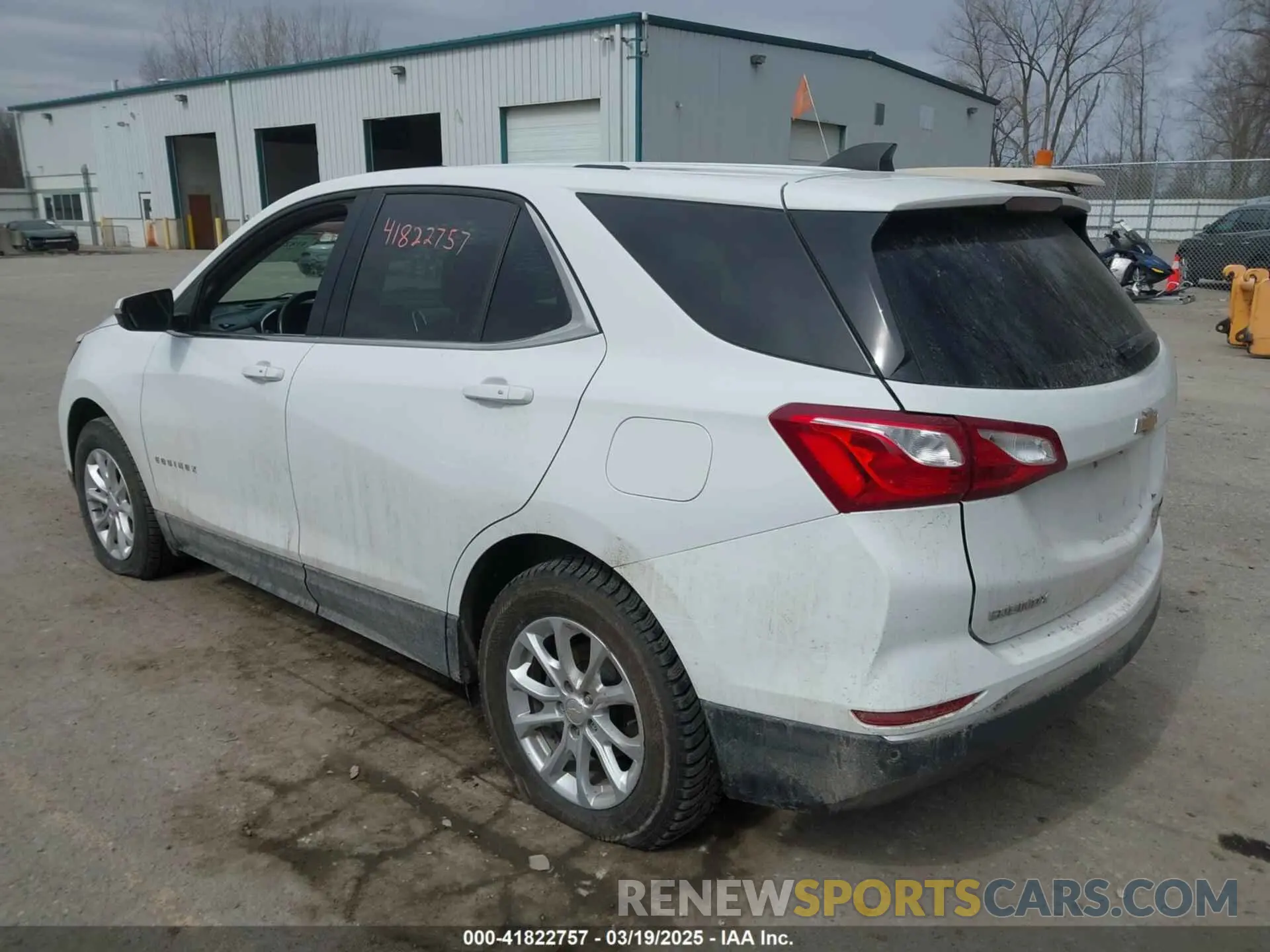 3 Photograph of a damaged car 2GNAXTEV6K6152713 CHEVROLET EQUINOX 2019