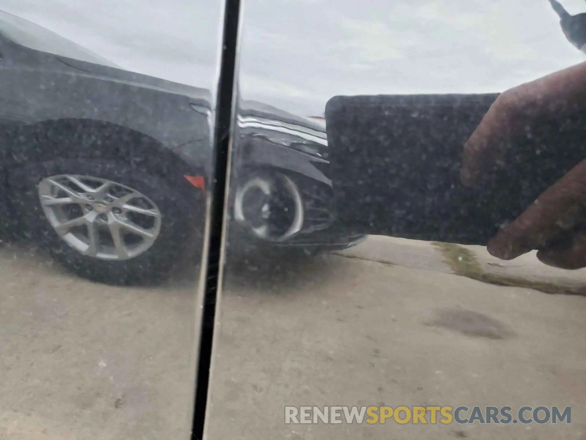 17 Photograph of a damaged car 2GNAXTEV6K6197151 CHEVROLET EQUINOX 2019
