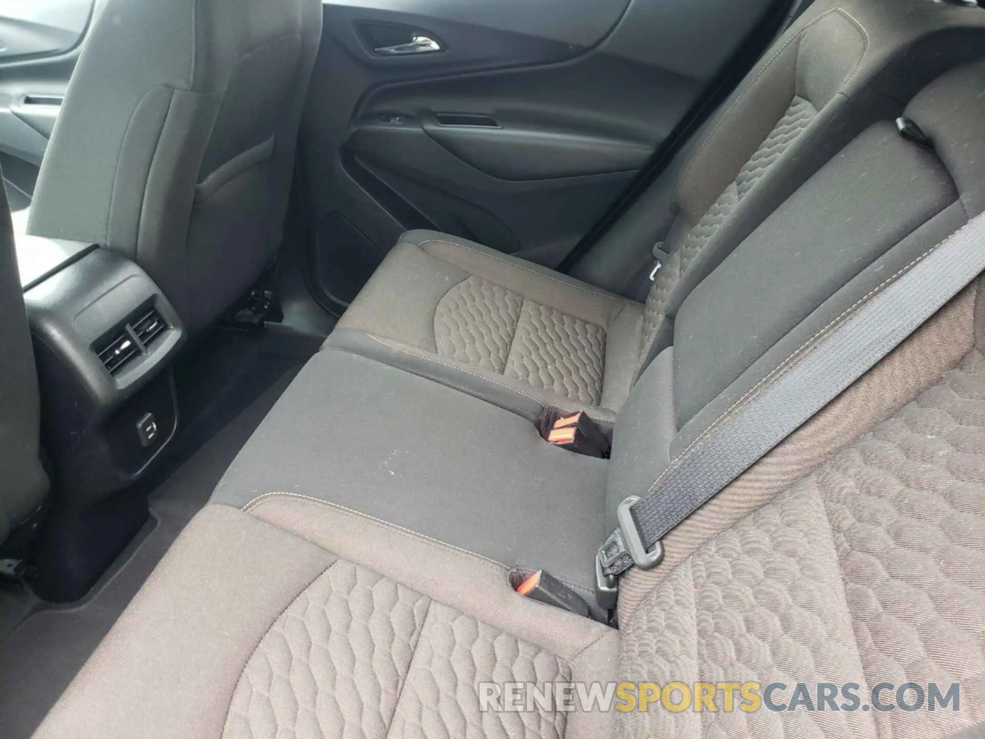 2 Photograph of a damaged car 2GNAXTEV6K6197151 CHEVROLET EQUINOX 2019