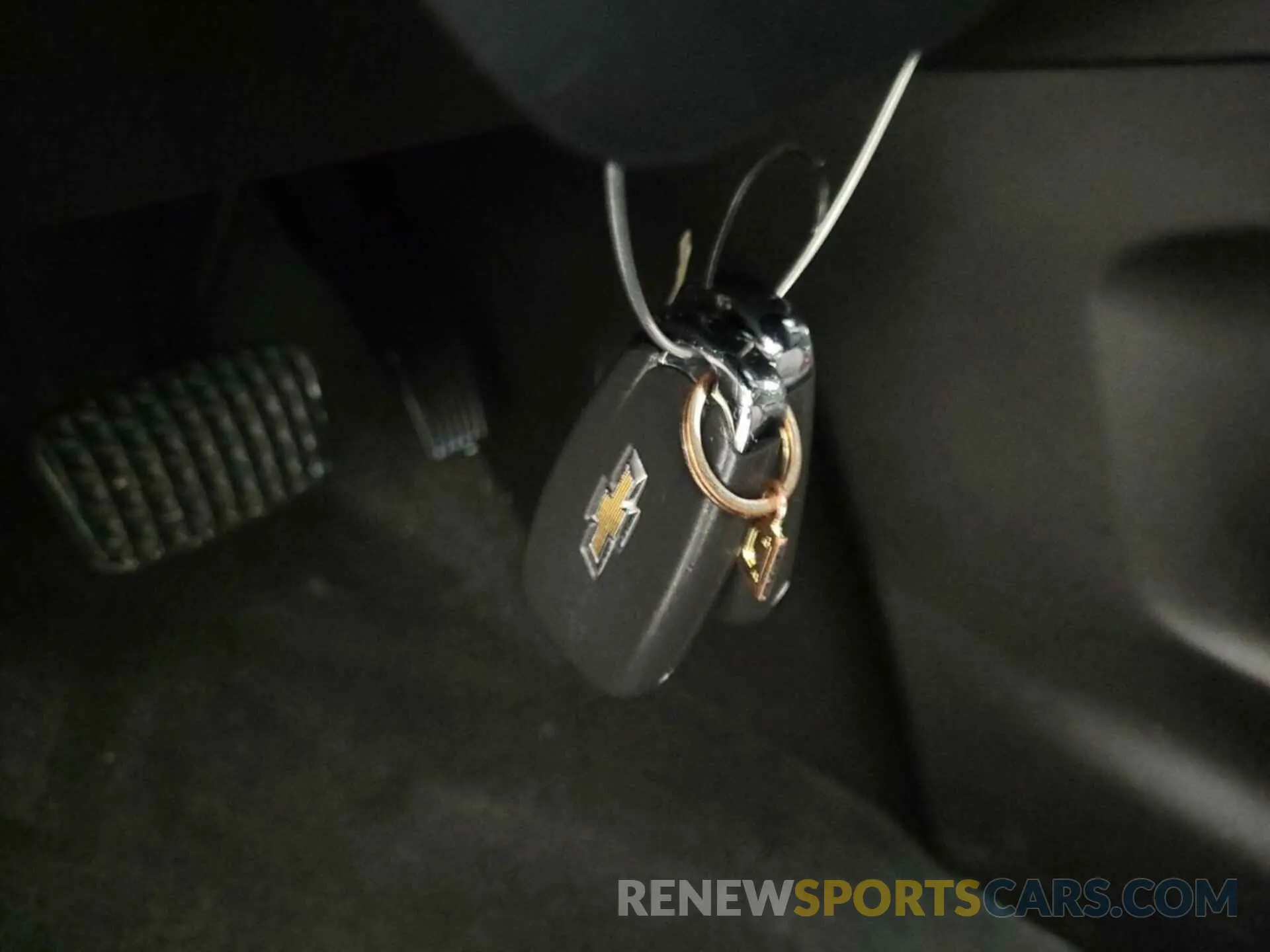 17 Photograph of a damaged car 2GNAXTEV6K6199479 CHEVROLET EQUINOX 2019