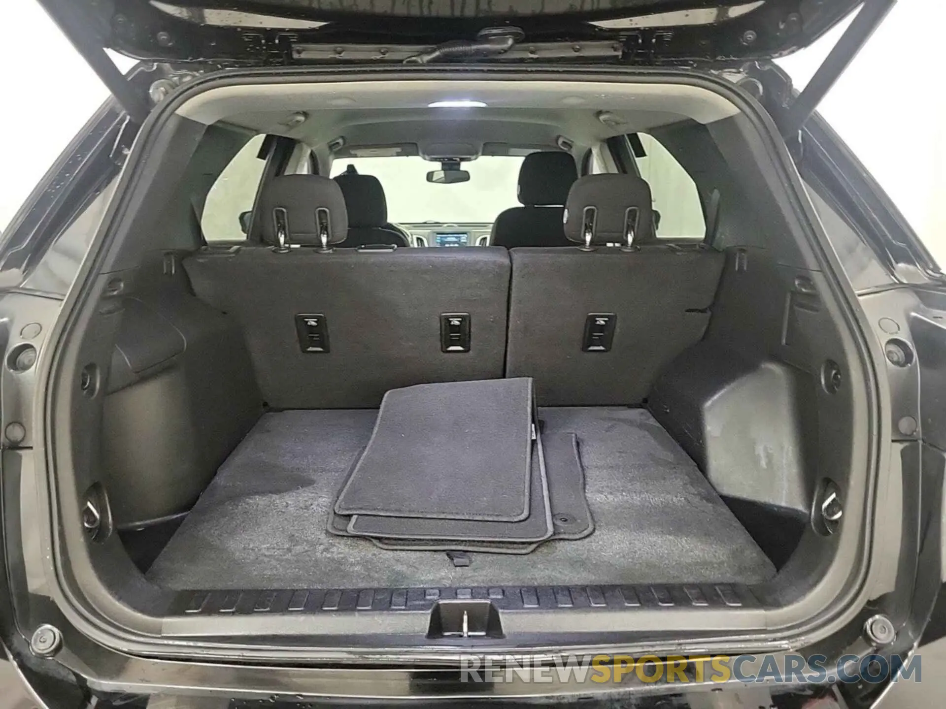 22 Photograph of a damaged car 2GNAXTEV6K6199479 CHEVROLET EQUINOX 2019