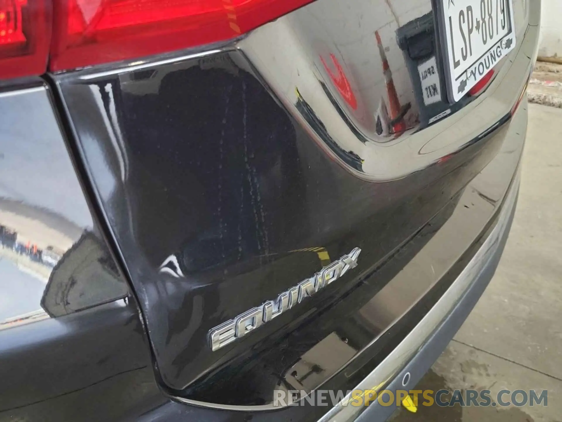 4 Photograph of a damaged car 2GNAXTEV6K6199479 CHEVROLET EQUINOX 2019