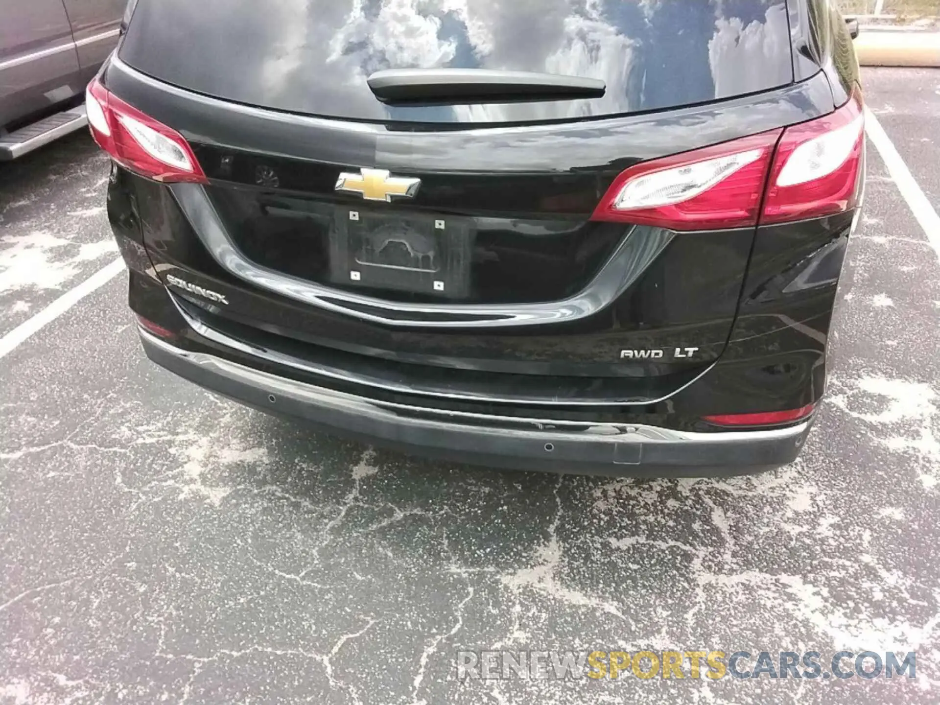16 Photograph of a damaged car 2GNAXTEV6K6258742 CHEVROLET EQUINOX 2019