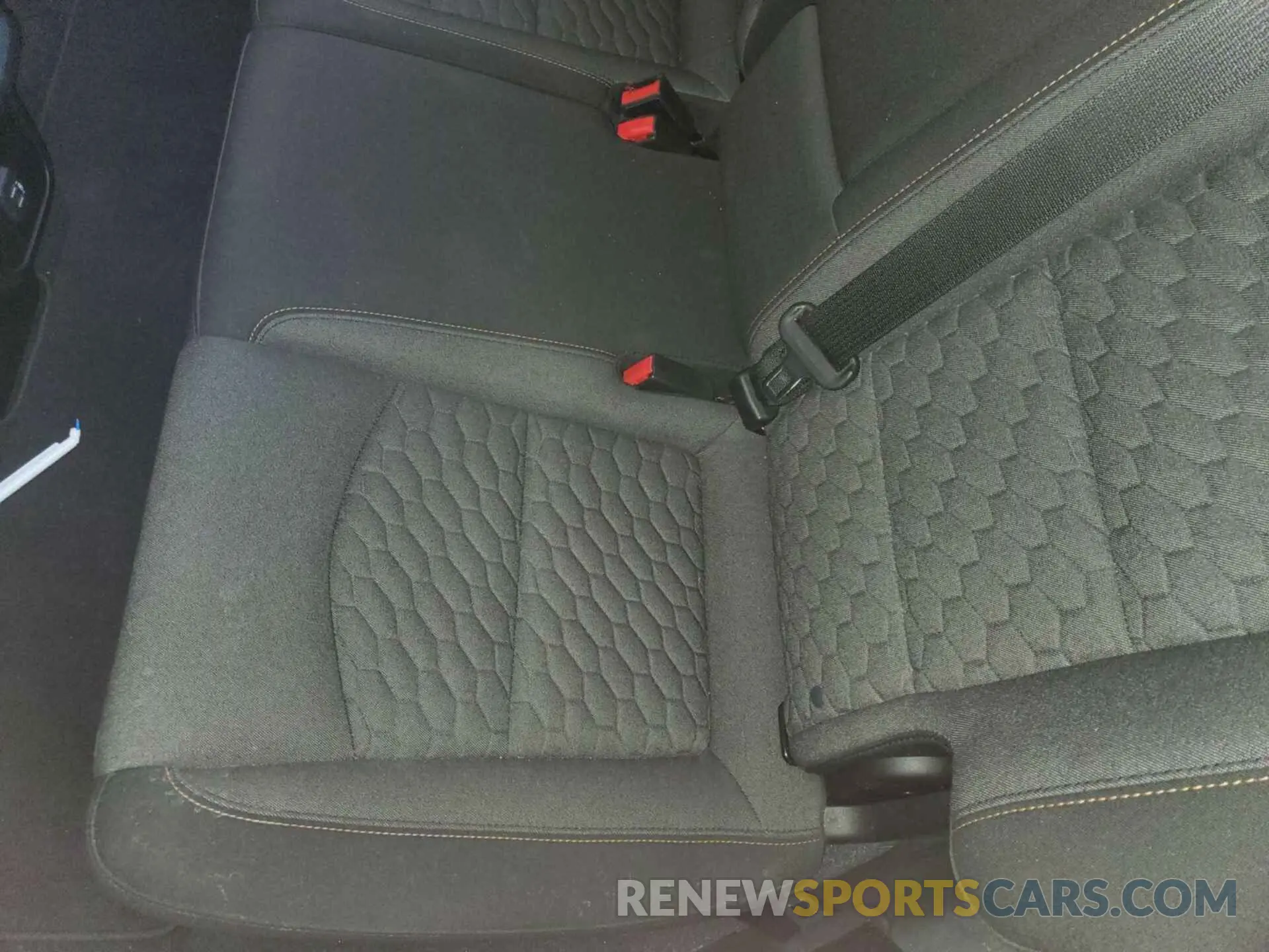 19 Photograph of a damaged car 2GNAXTEV6K6260331 CHEVROLET EQUINOX 2019
