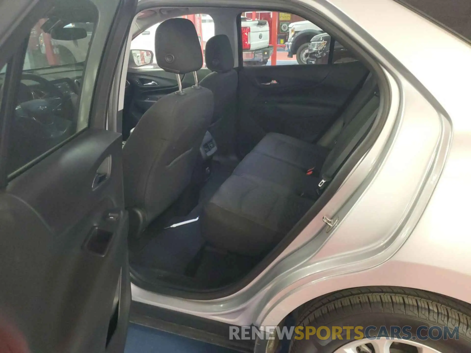 21 Photograph of a damaged car 2GNAXTEV6K6260331 CHEVROLET EQUINOX 2019