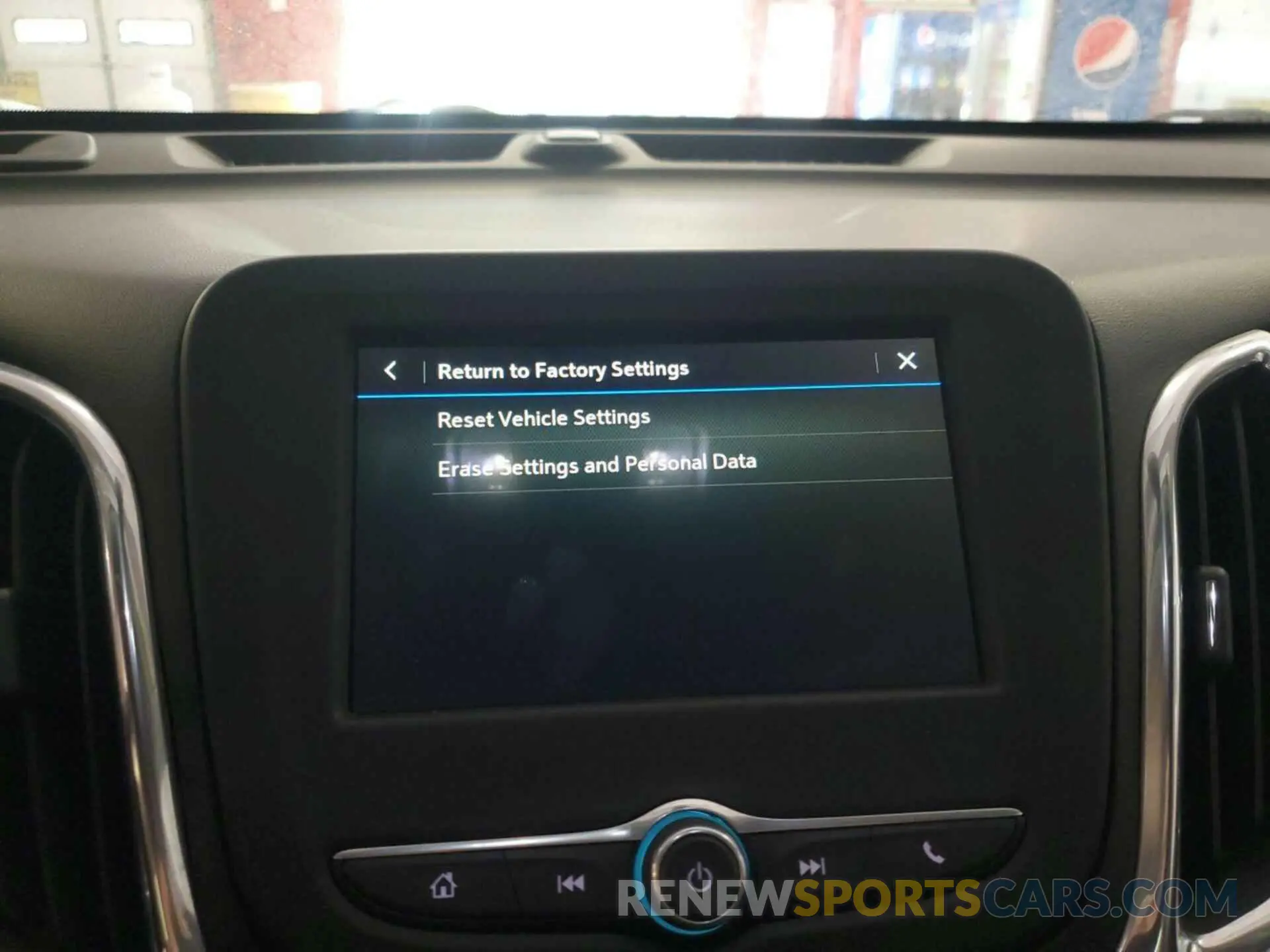 24 Photograph of a damaged car 2GNAXTEV6K6260331 CHEVROLET EQUINOX 2019