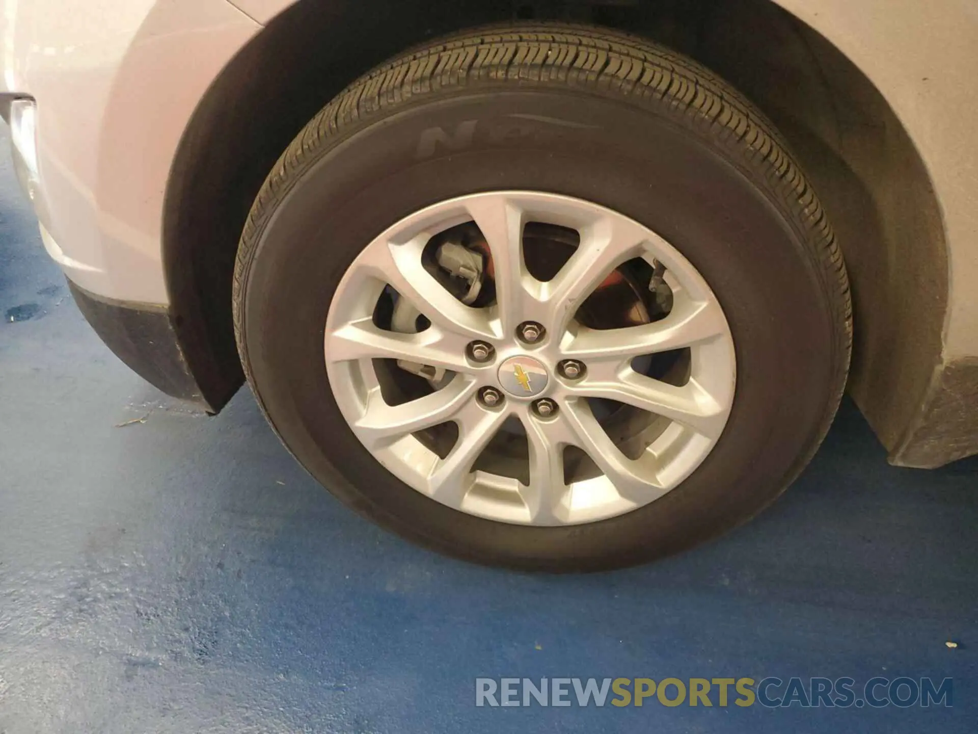 4 Photograph of a damaged car 2GNAXTEV6K6260331 CHEVROLET EQUINOX 2019
