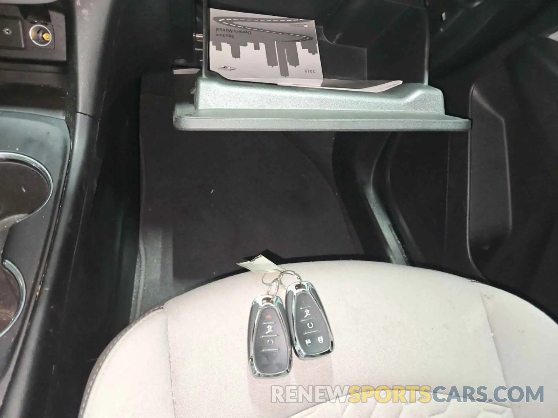 15 Photograph of a damaged car 2GNAXTEV6K6273368 CHEVROLET EQUINOX 2019
