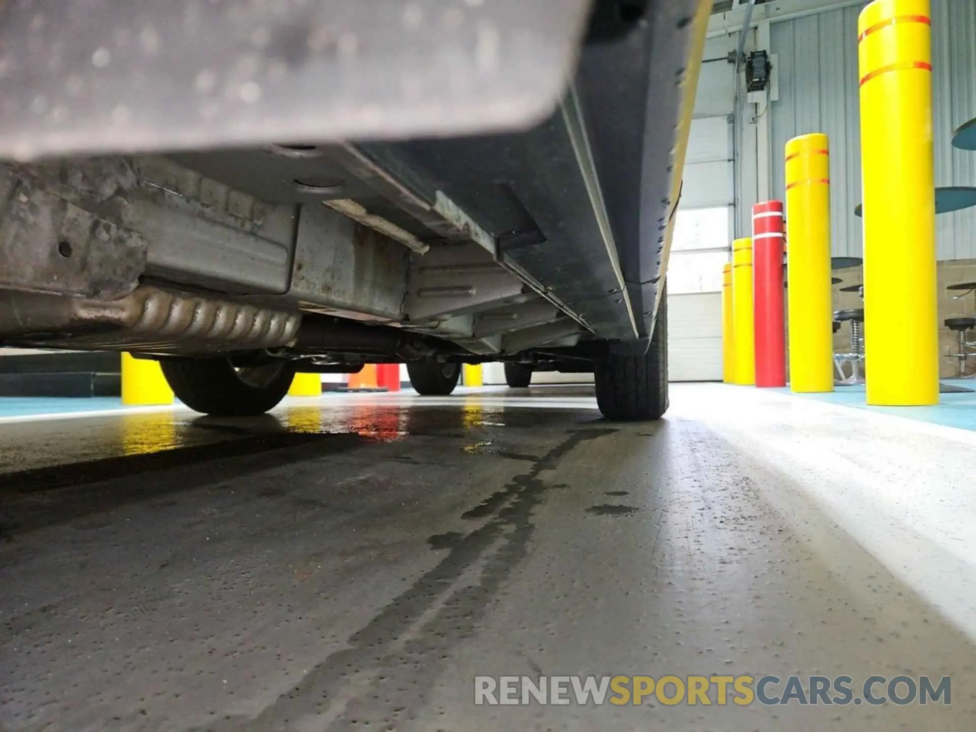 24 Photograph of a damaged car 2GNAXTEV6K6273368 CHEVROLET EQUINOX 2019