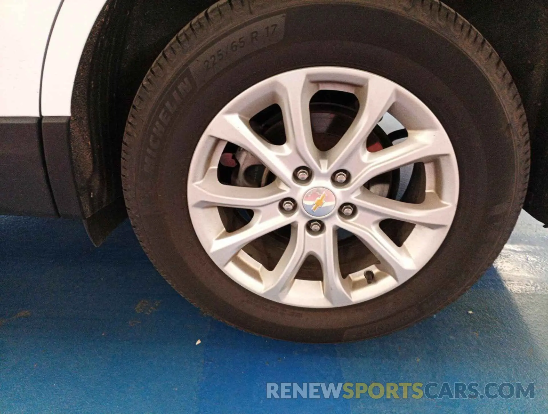 21 Photograph of a damaged car 2GNAXTEV7K6163705 CHEVROLET EQUINOX 2019