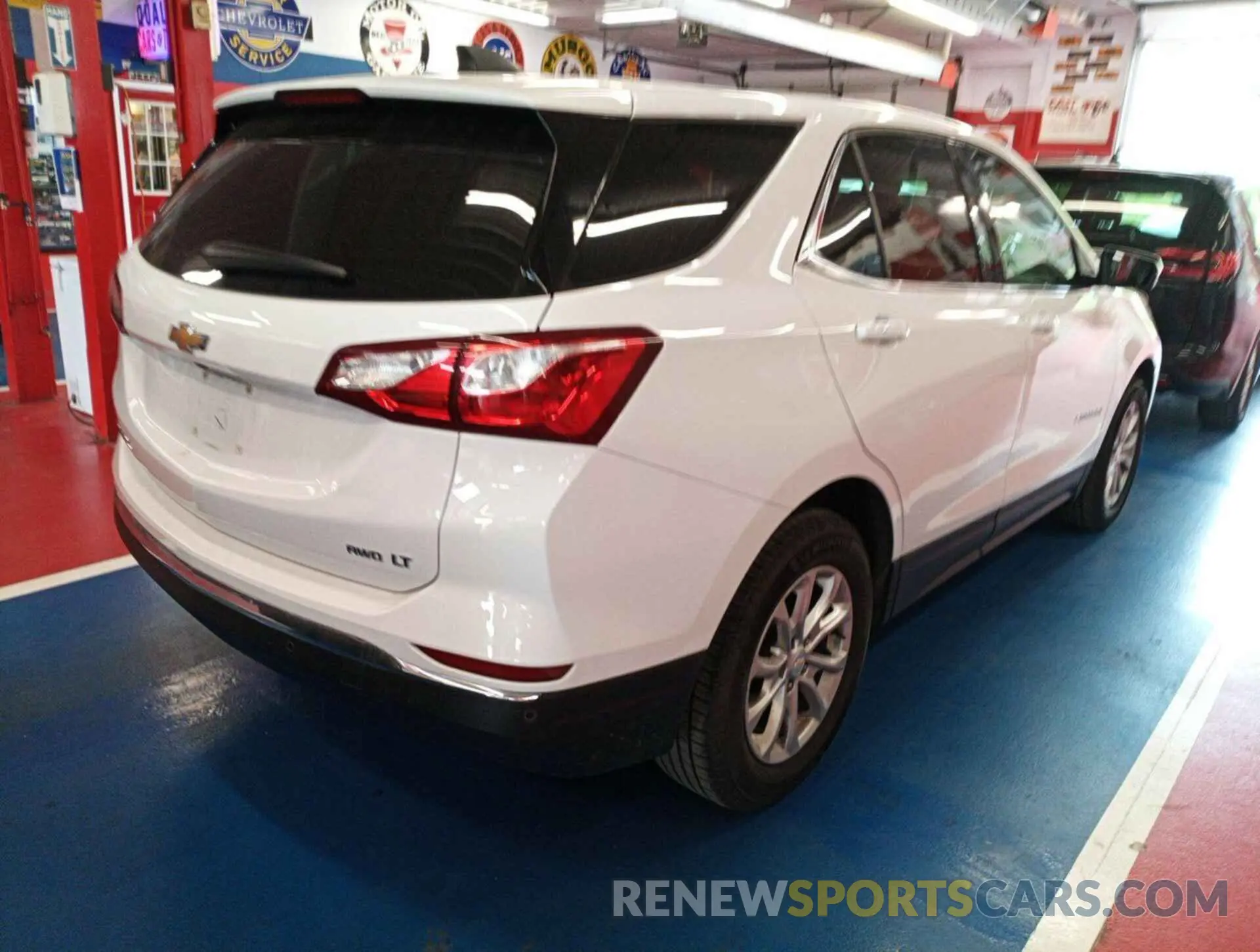6 Photograph of a damaged car 2GNAXTEV7K6163705 CHEVROLET EQUINOX 2019