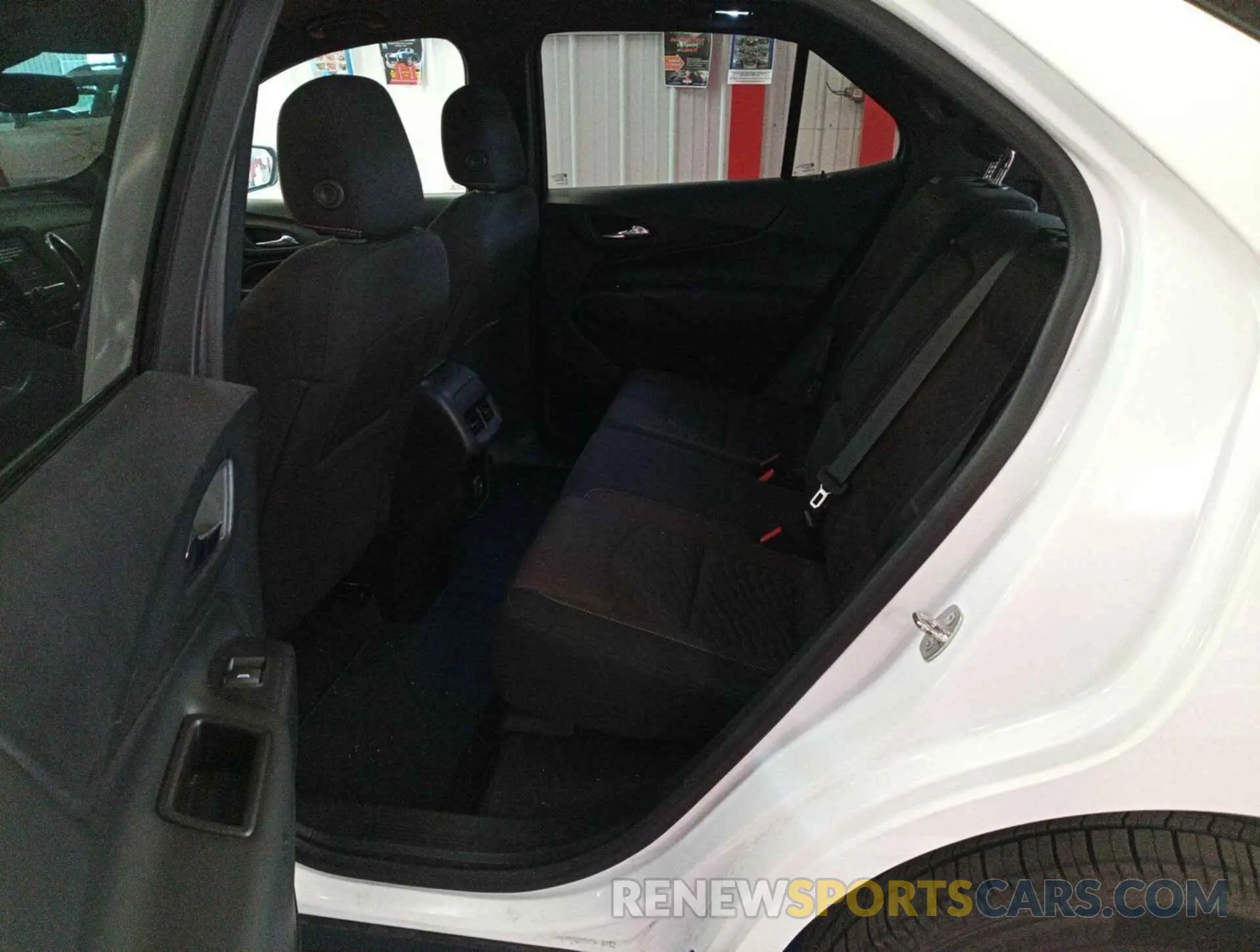 7 Photograph of a damaged car 2GNAXTEV7K6163705 CHEVROLET EQUINOX 2019