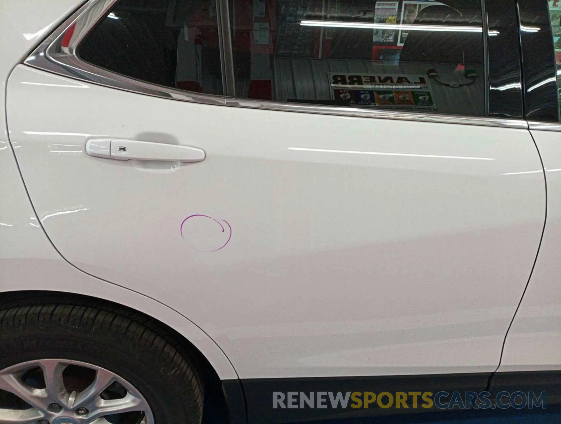 8 Photograph of a damaged car 2GNAXTEV7K6163705 CHEVROLET EQUINOX 2019