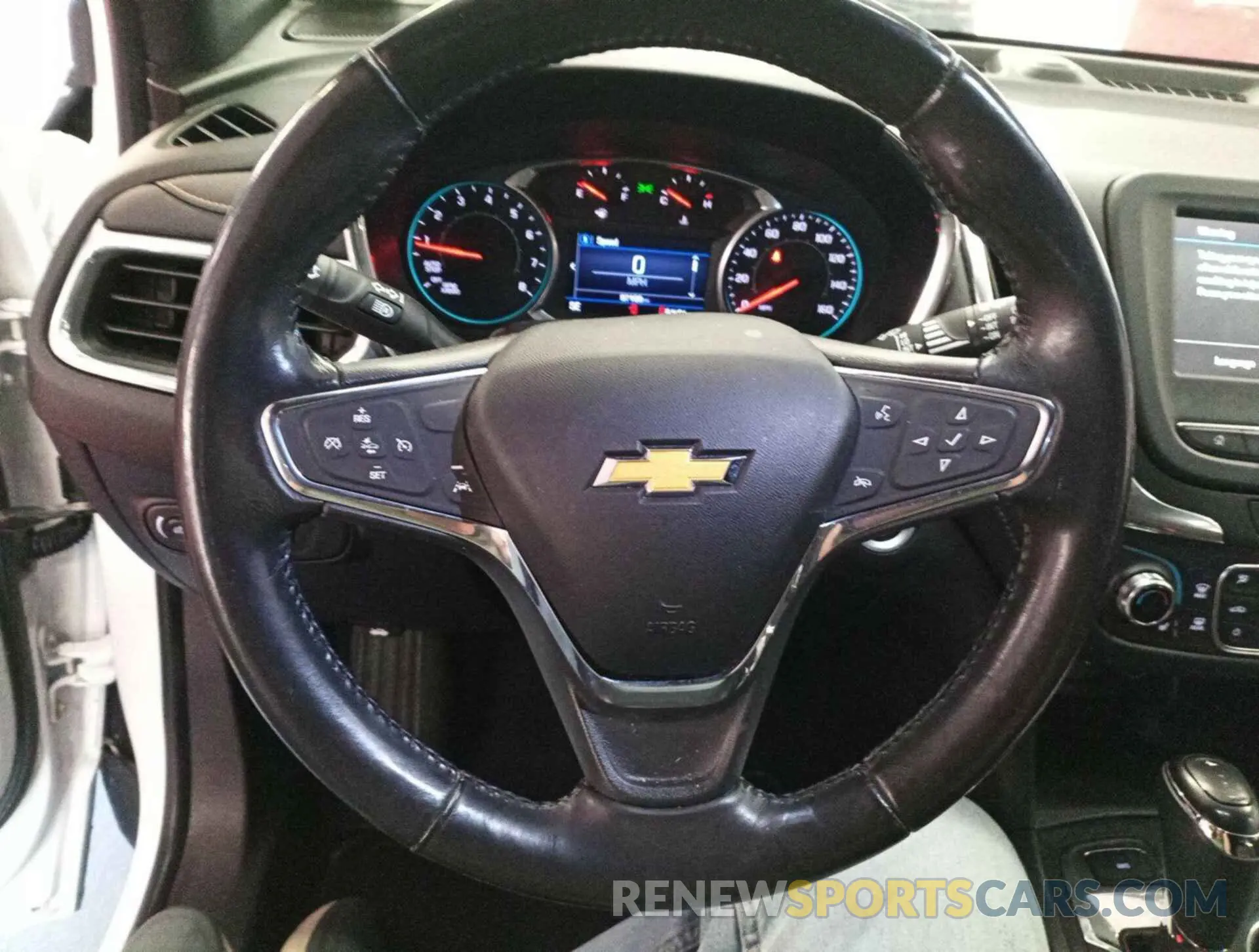 9 Photograph of a damaged car 2GNAXTEV7K6163705 CHEVROLET EQUINOX 2019
