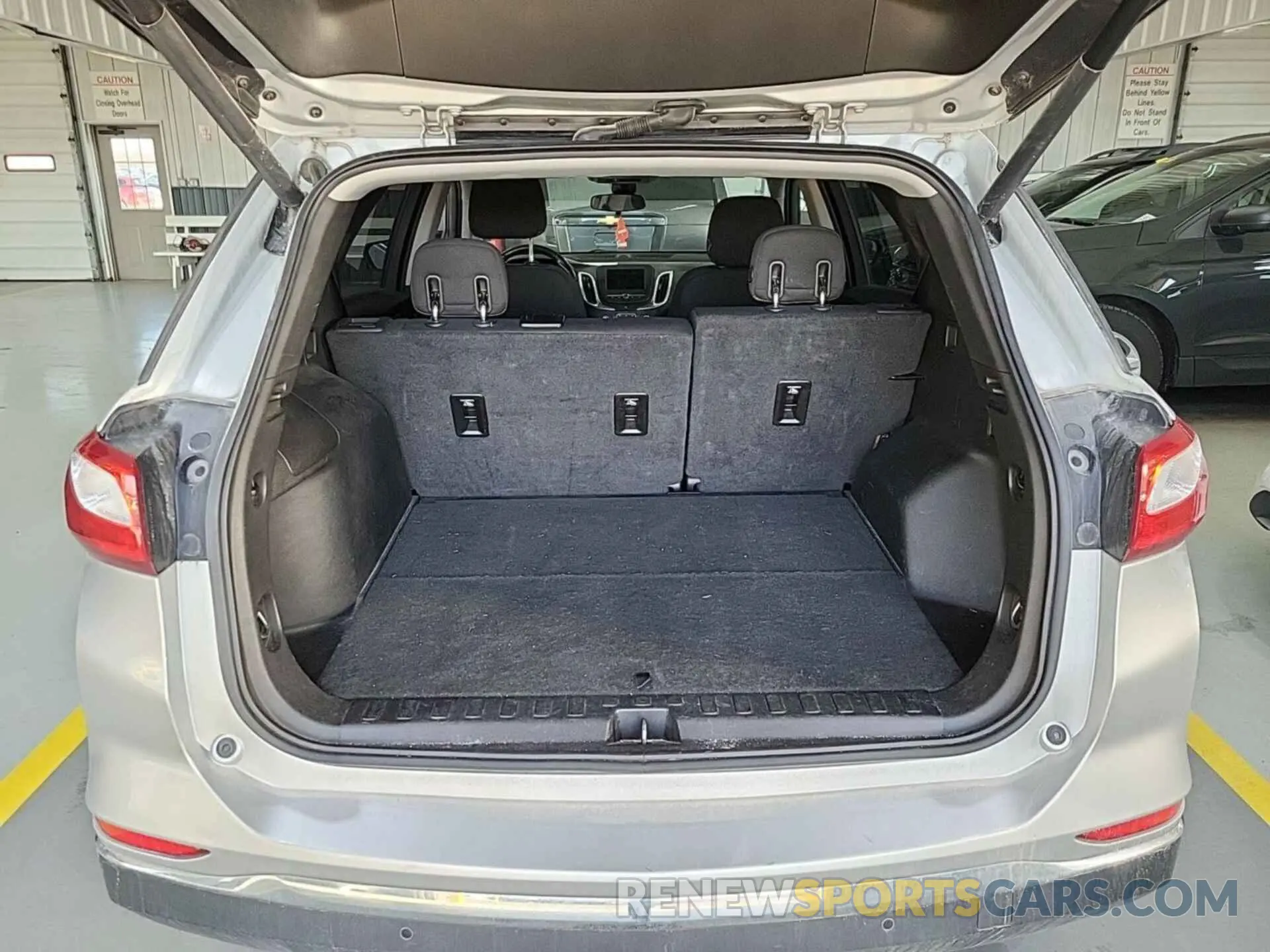 1 Photograph of a damaged car 2GNAXTEV7K6165213 CHEVROLET EQUINOX 2019