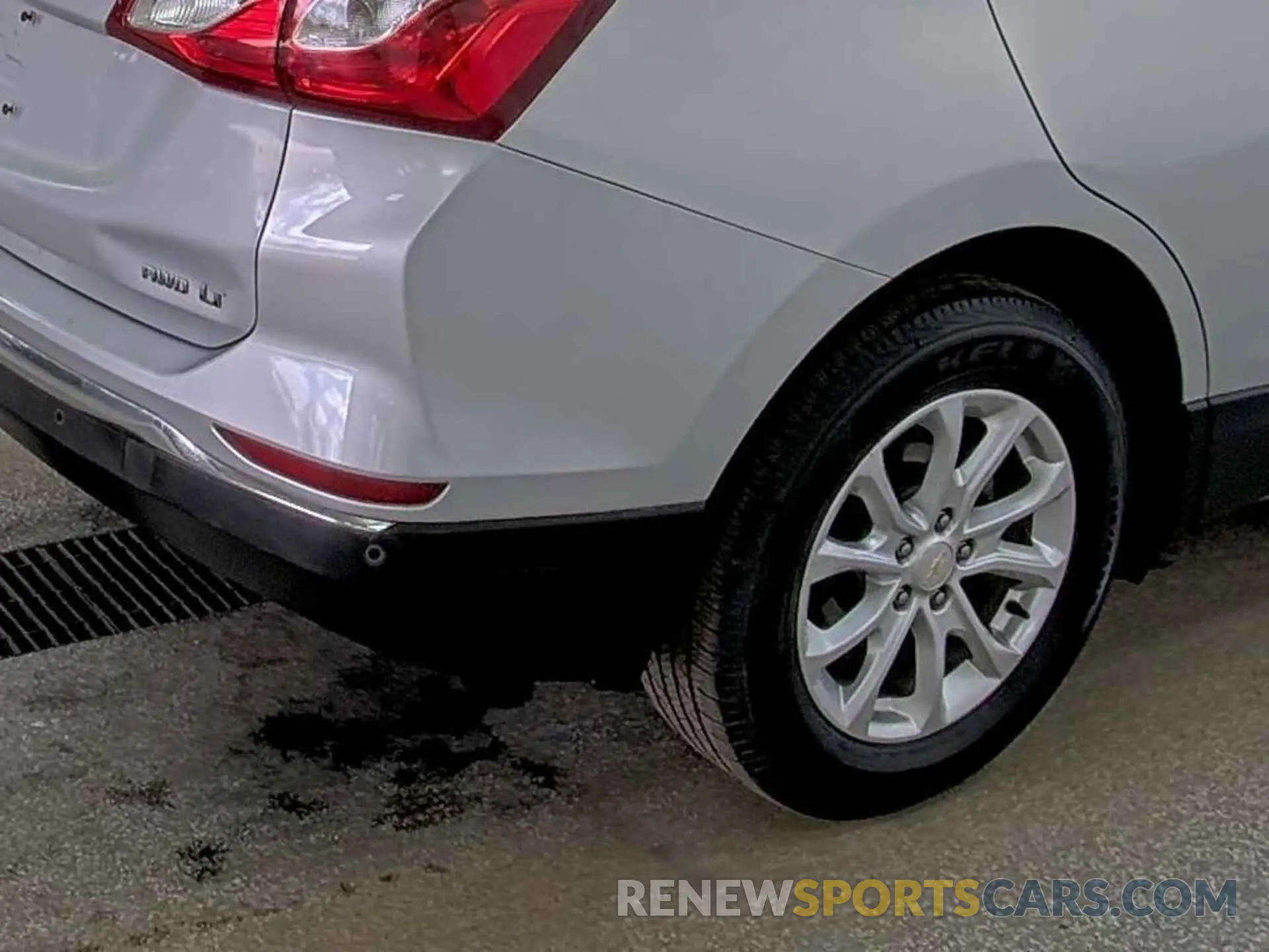 11 Photograph of a damaged car 2GNAXTEV7K6165213 CHEVROLET EQUINOX 2019