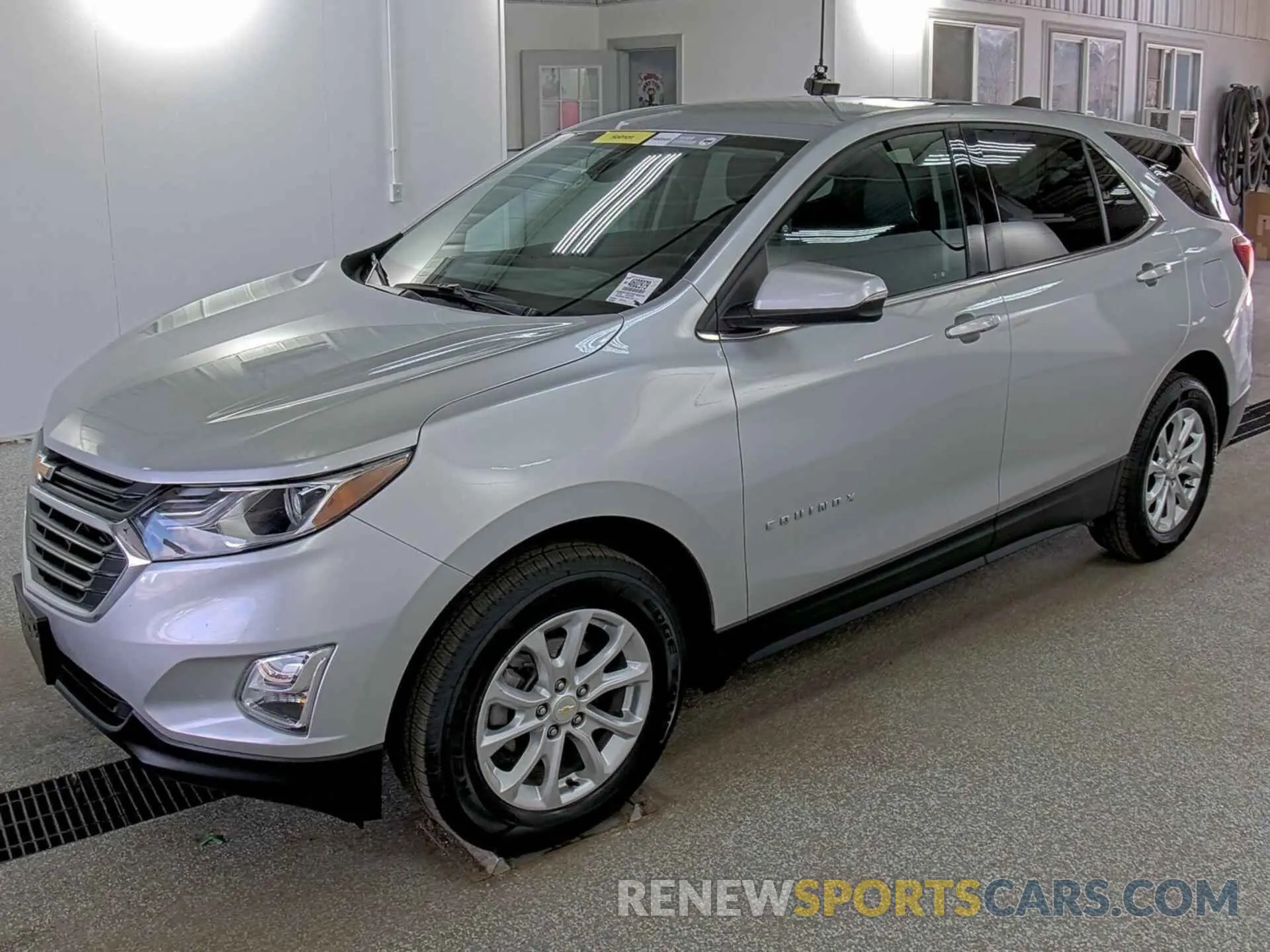 32 Photograph of a damaged car 2GNAXTEV7K6165213 CHEVROLET EQUINOX 2019
