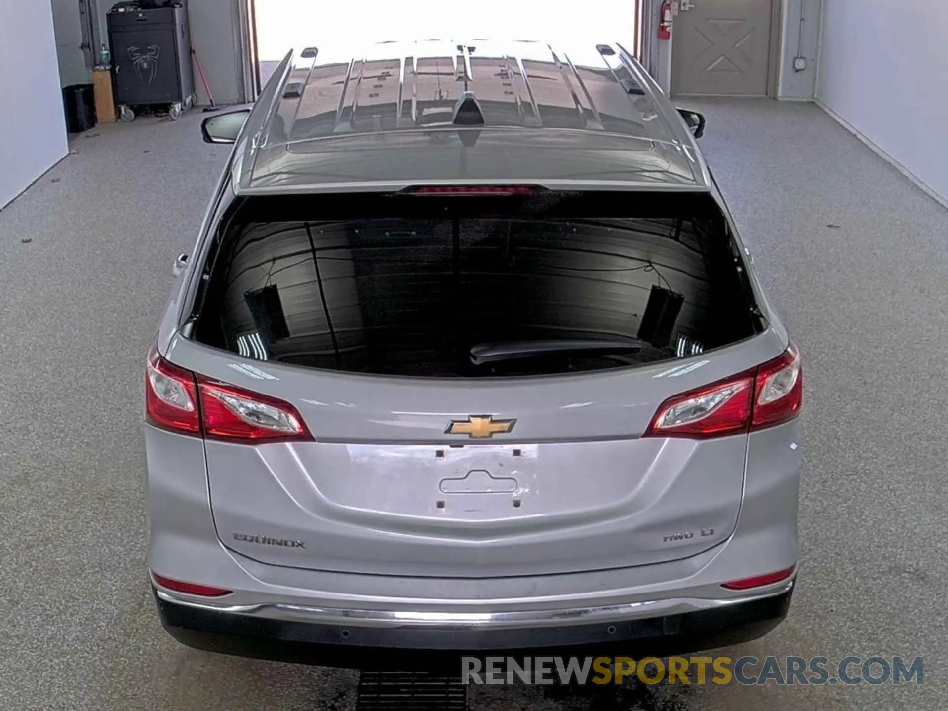 9 Photograph of a damaged car 2GNAXTEV7K6165213 CHEVROLET EQUINOX 2019