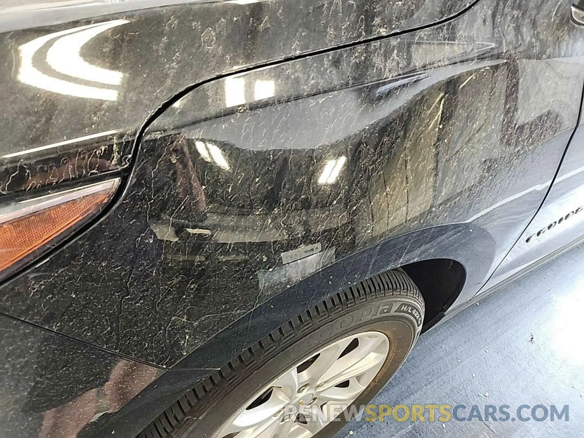 19 Photograph of a damaged car 2GNAXTEV7K6165485 CHEVROLET EQUINOX 2019