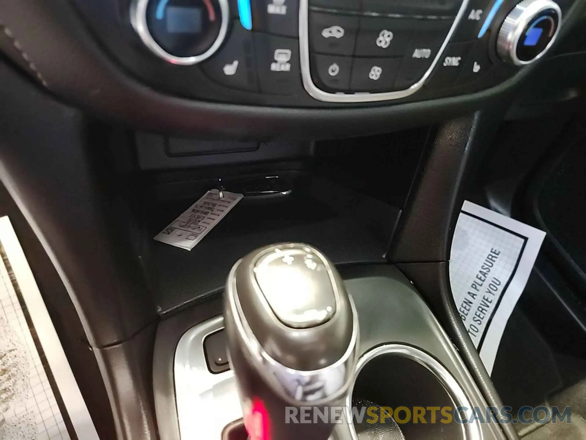 3 Photograph of a damaged car 2GNAXTEV7K6165485 CHEVROLET EQUINOX 2019