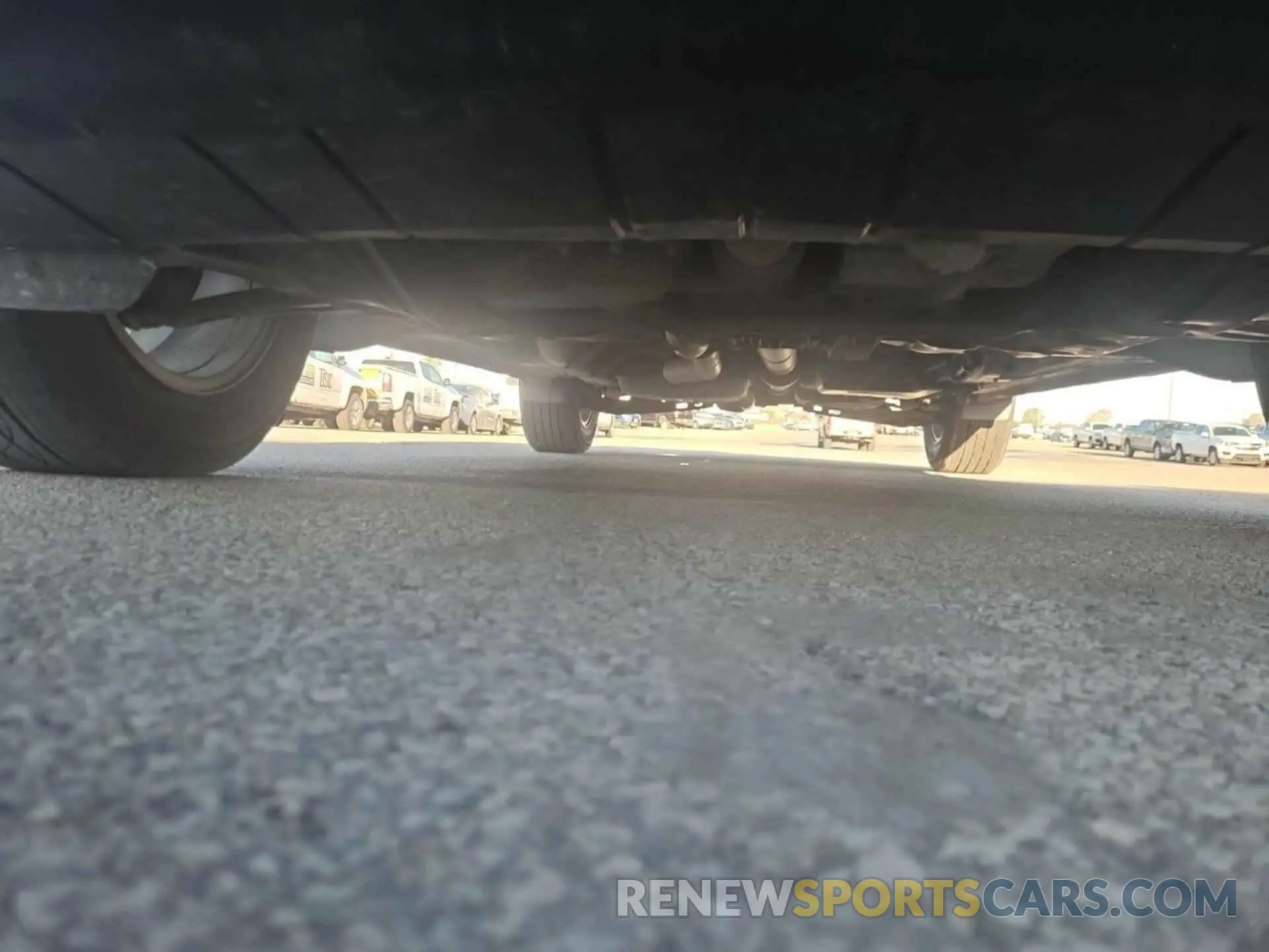 10 Photograph of a damaged car 2GNAXTEV7K6167642 CHEVROLET EQUINOX 2019