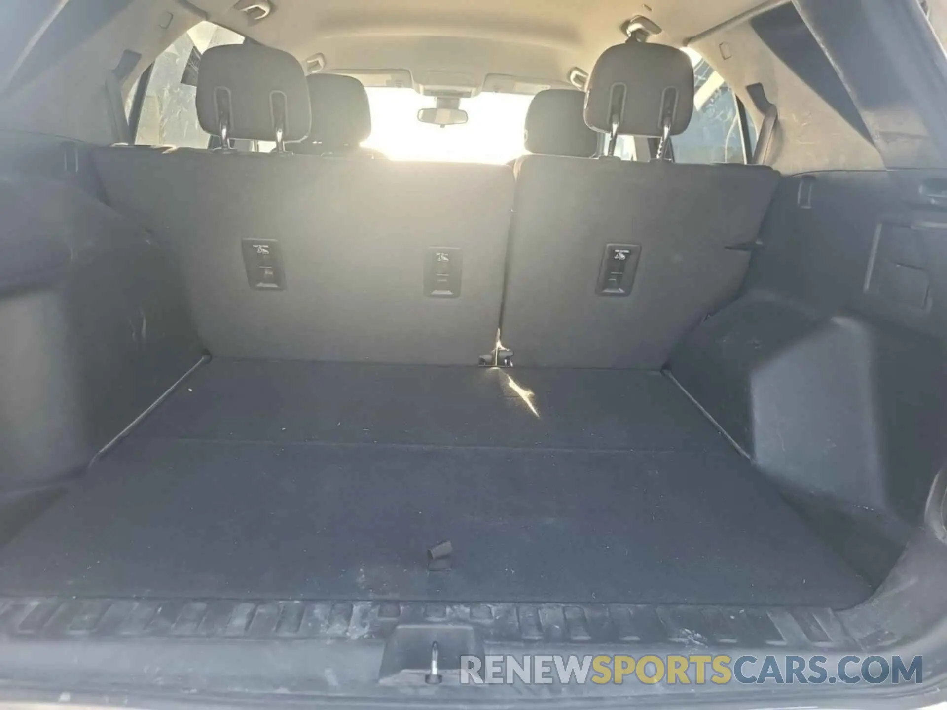23 Photograph of a damaged car 2GNAXTEV7K6167642 CHEVROLET EQUINOX 2019