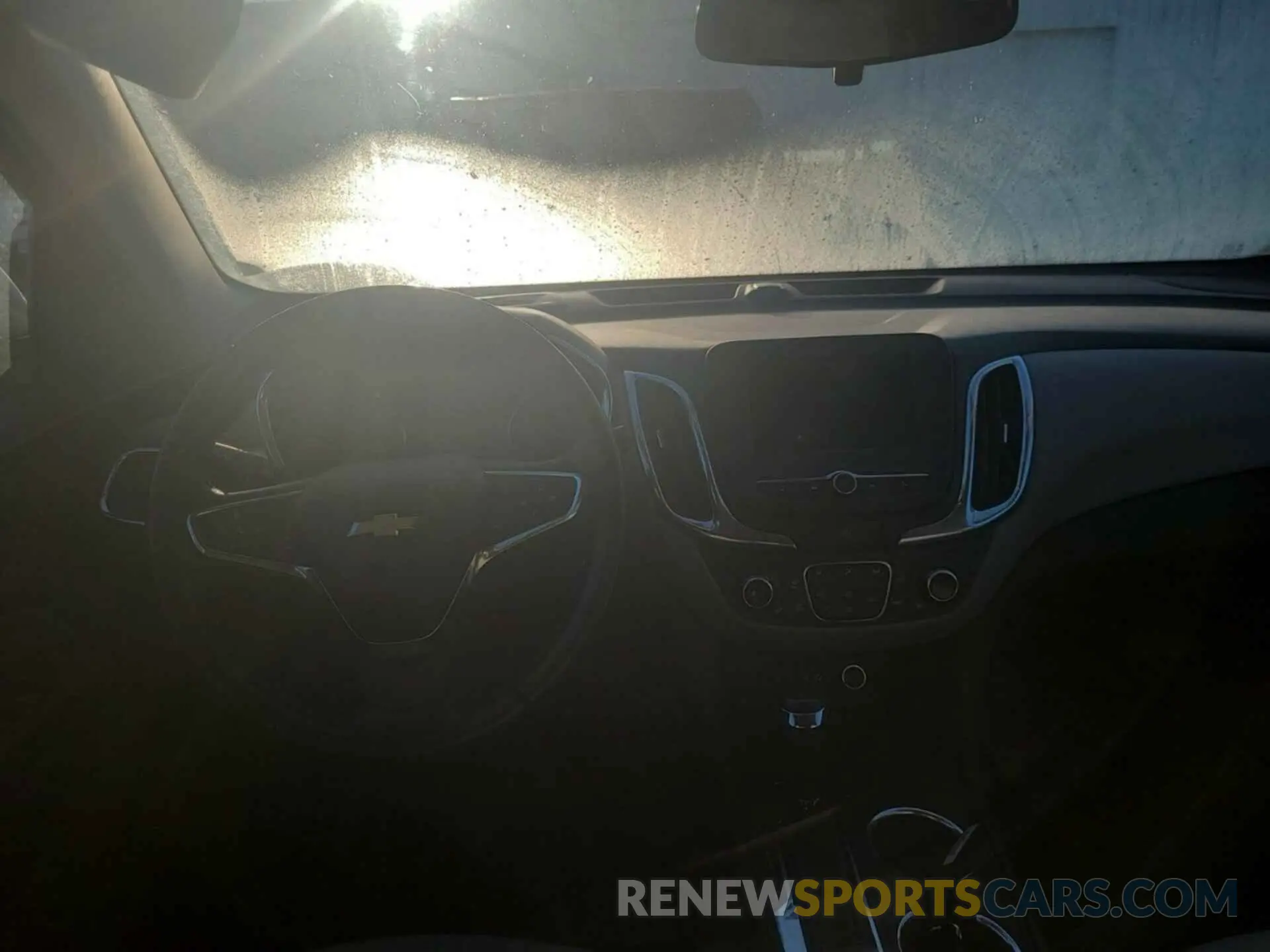4 Photograph of a damaged car 2GNAXTEV7K6167642 CHEVROLET EQUINOX 2019