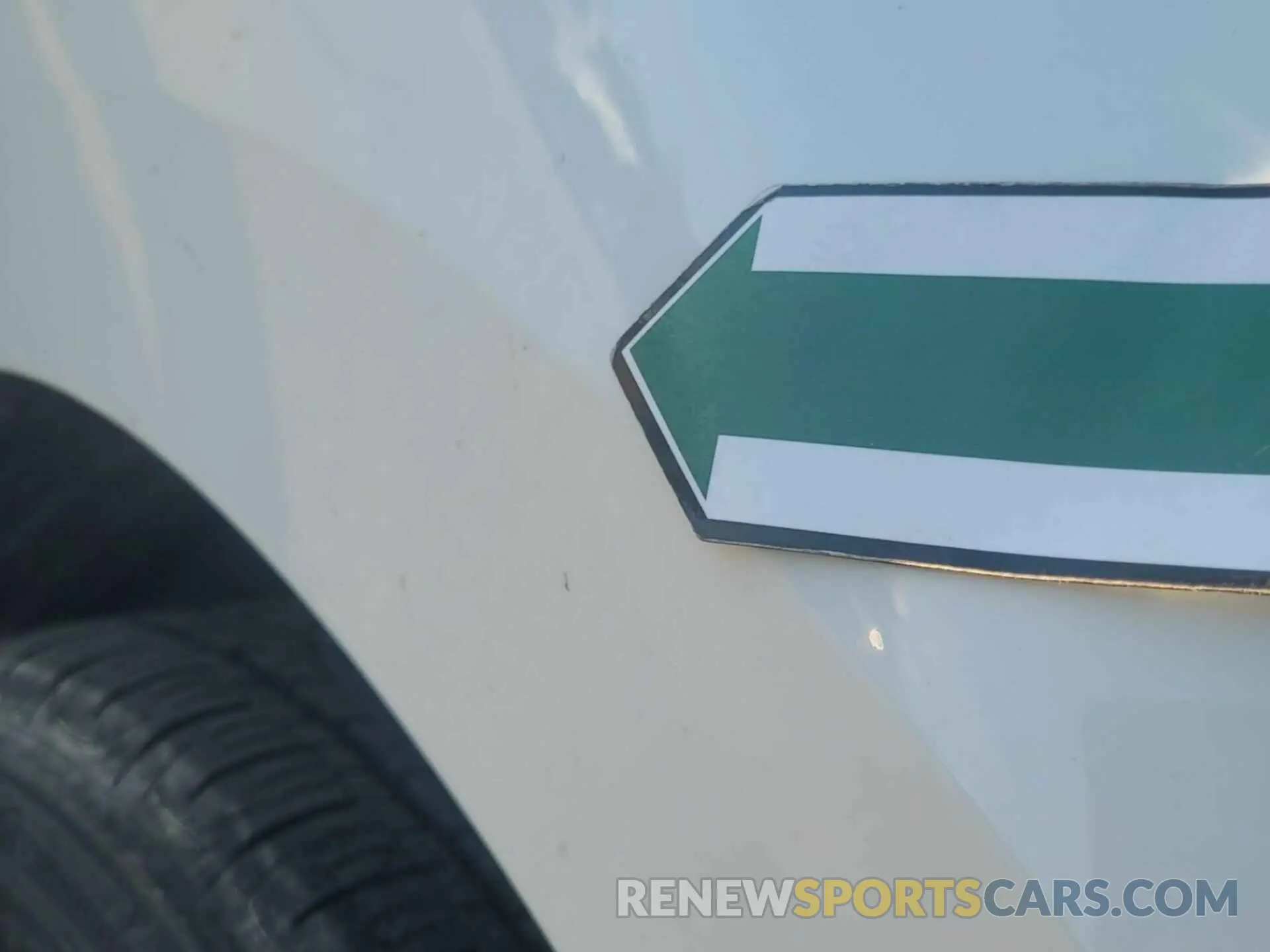 6 Photograph of a damaged car 2GNAXTEV7K6167642 CHEVROLET EQUINOX 2019