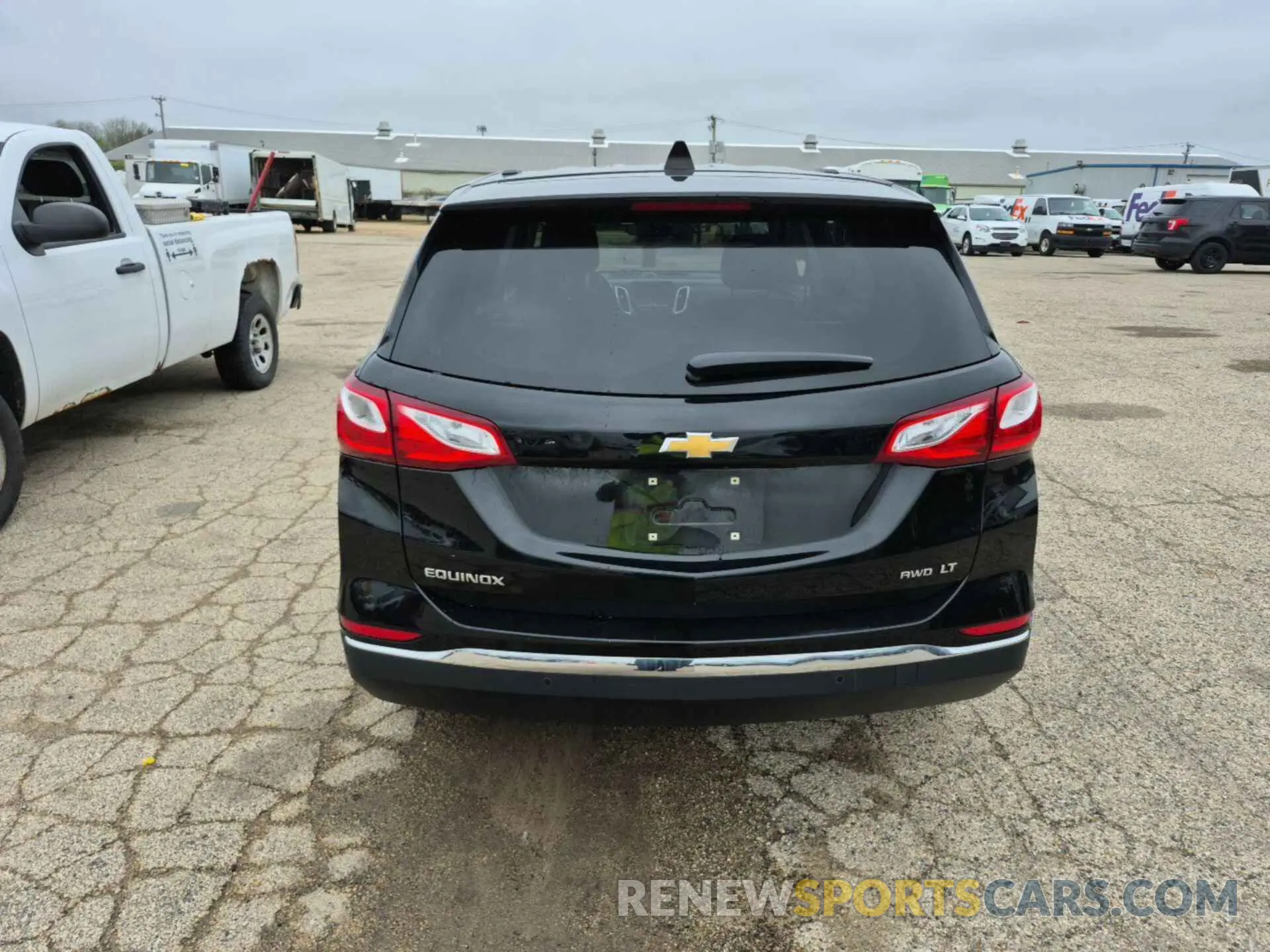 18 Photograph of a damaged car 2GNAXTEV7K6169679 CHEVROLET EQUINOX 2019