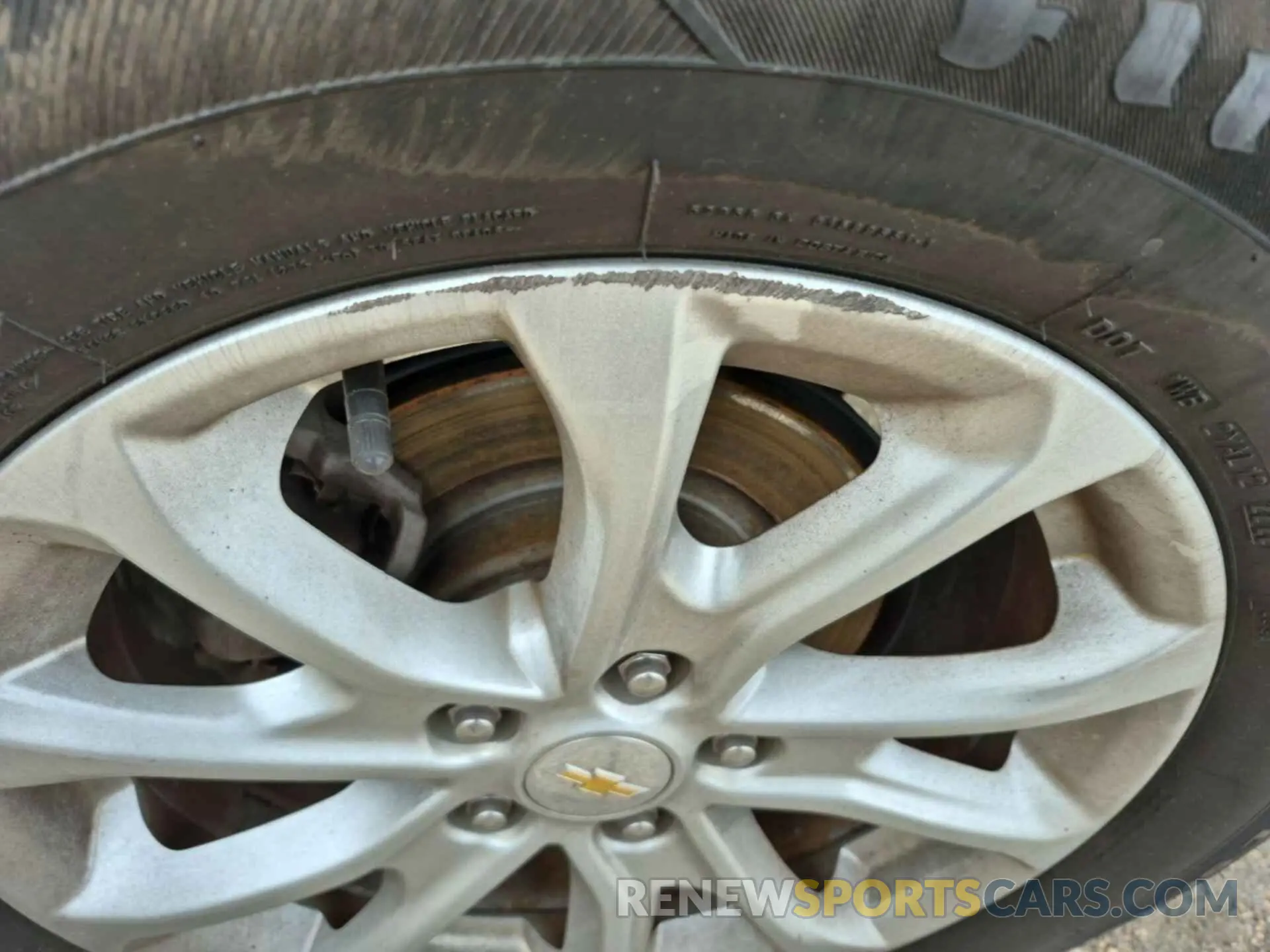 6 Photograph of a damaged car 2GNAXTEV7K6169679 CHEVROLET EQUINOX 2019