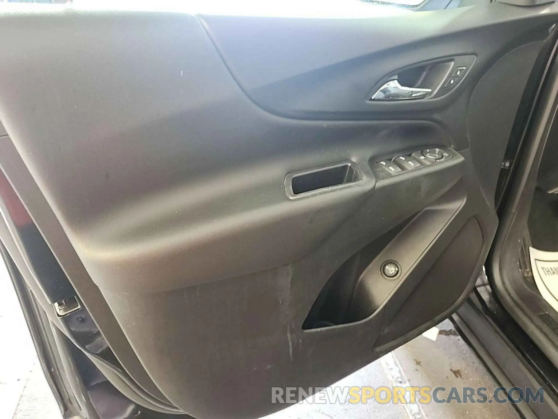 15 Photograph of a damaged car 2GNAXTEV7K6193819 CHEVROLET EQUINOX 2019
