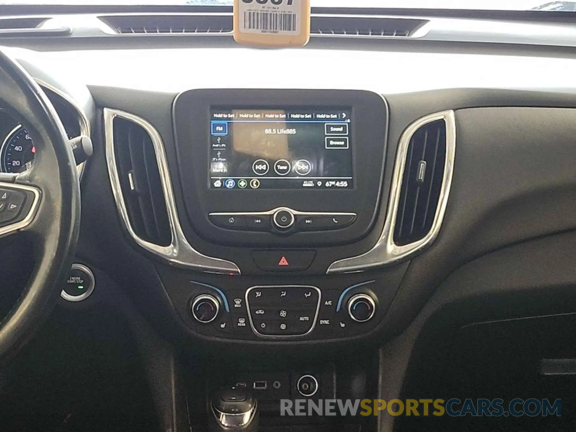 18 Photograph of a damaged car 2GNAXTEV7K6193819 CHEVROLET EQUINOX 2019