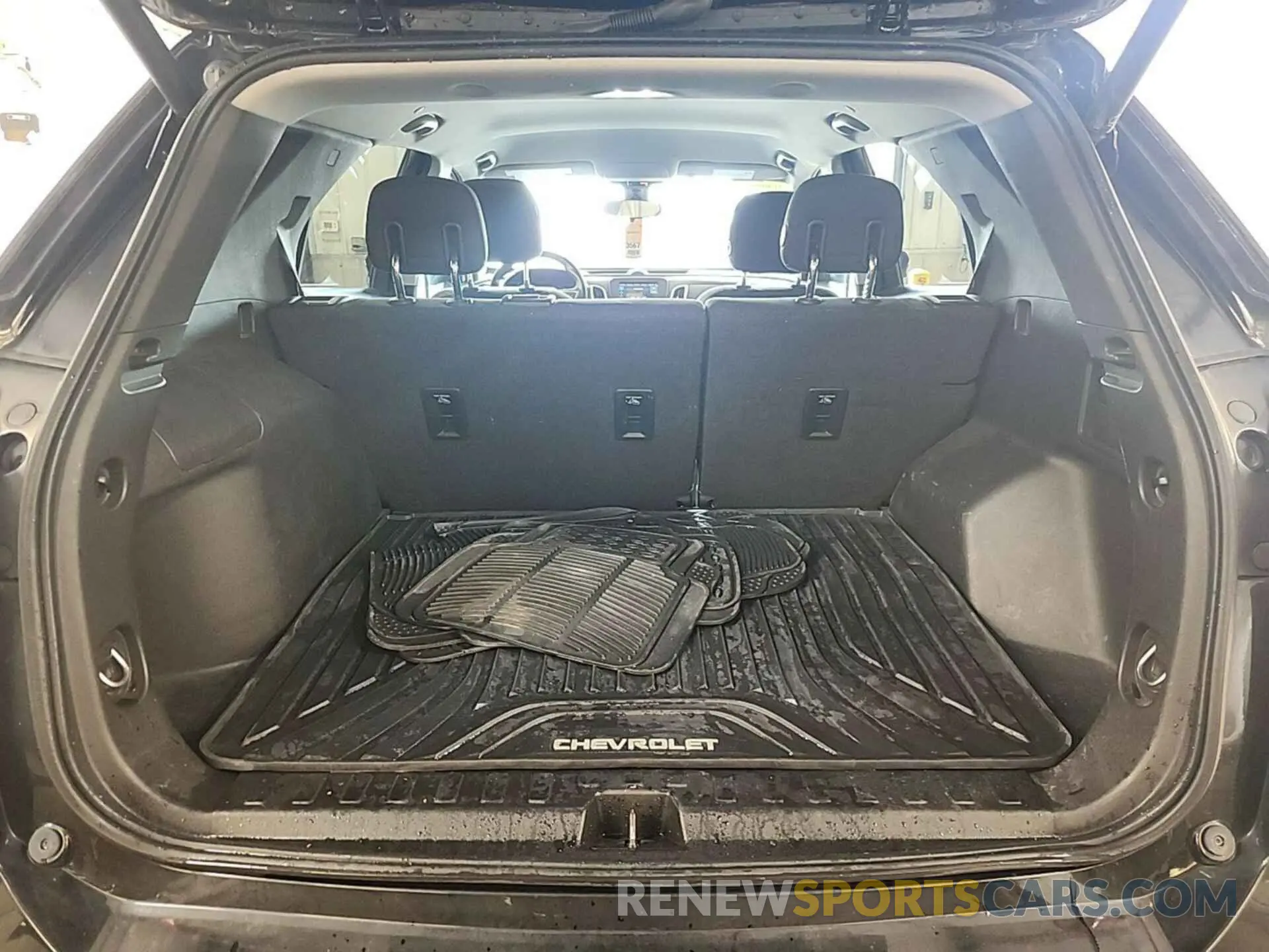 25 Photograph of a damaged car 2GNAXTEV7K6193819 CHEVROLET EQUINOX 2019