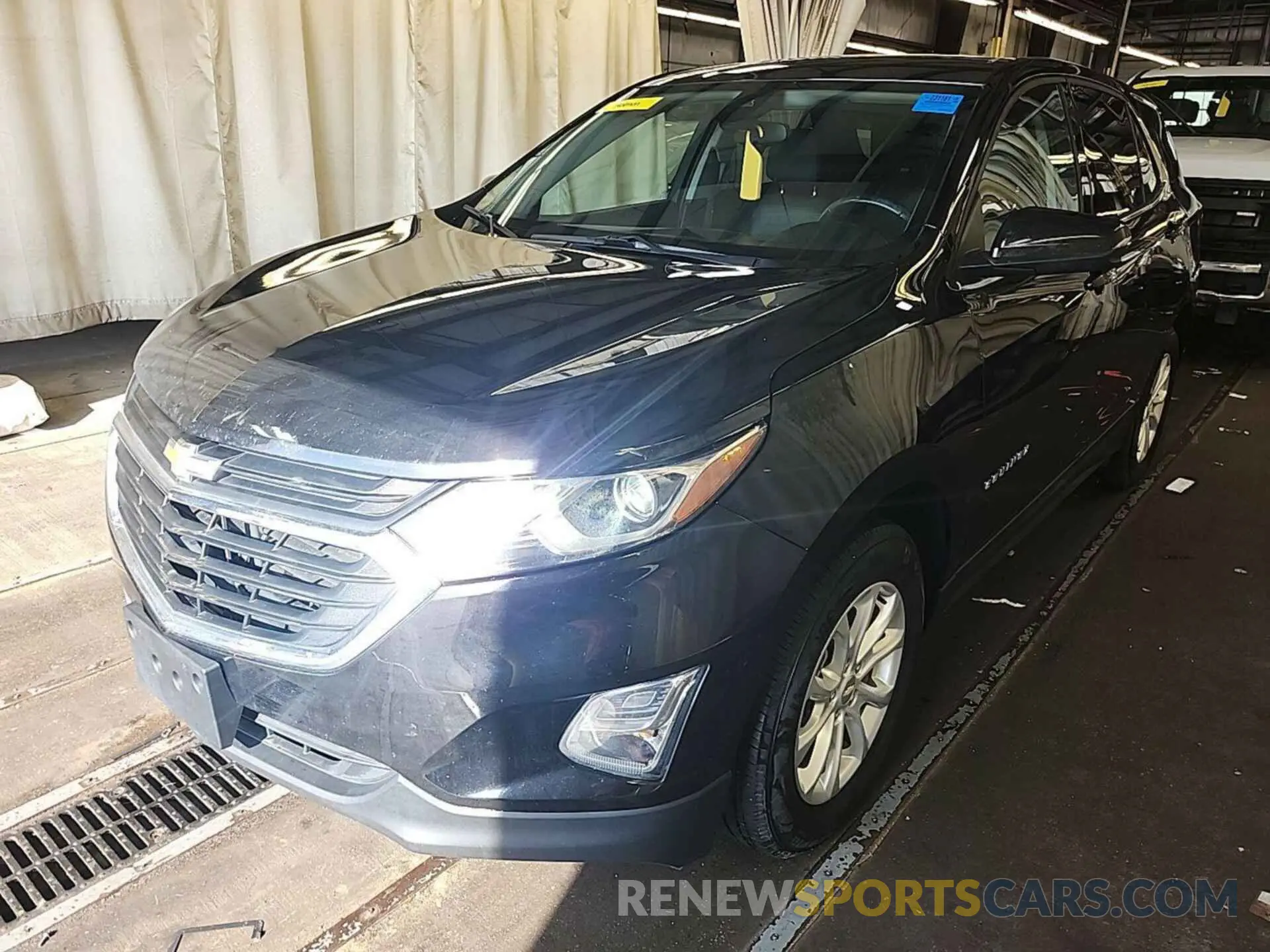 8 Photograph of a damaged car 2GNAXTEV7K6193819 CHEVROLET EQUINOX 2019