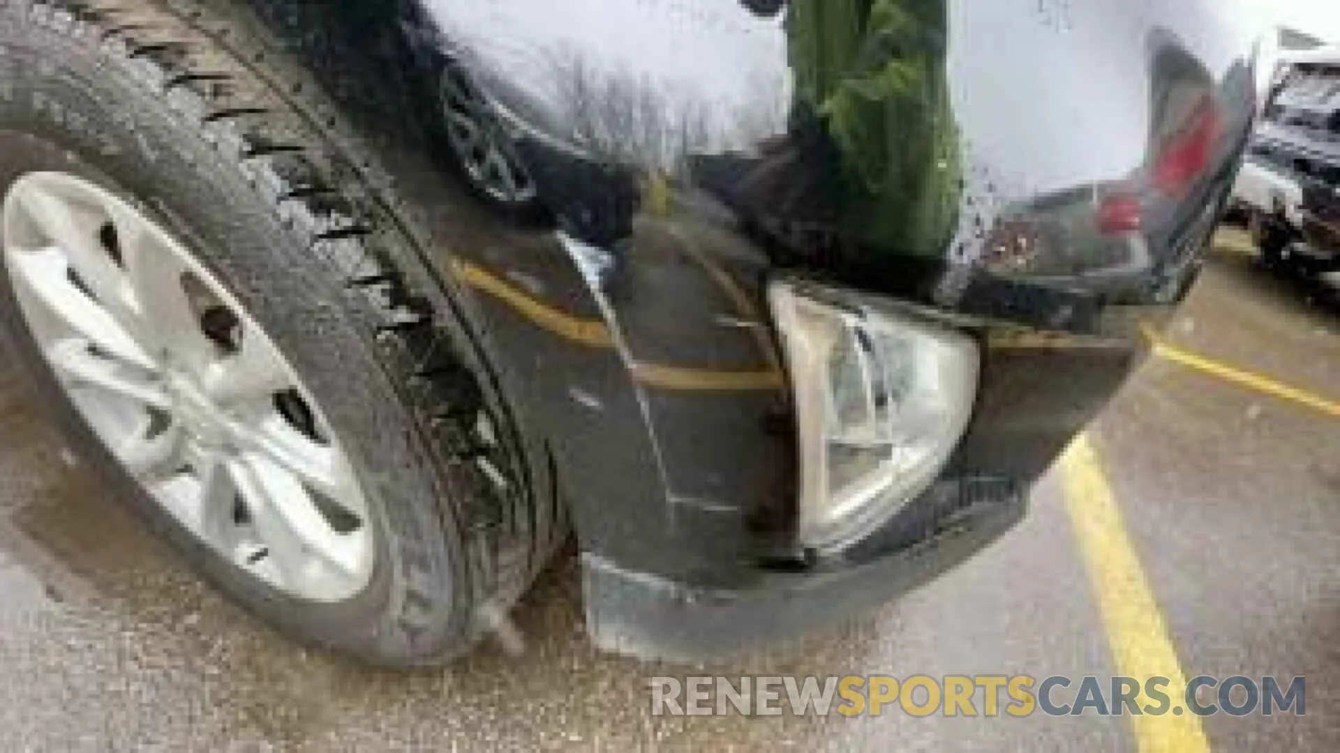 15 Photograph of a damaged car 2GNAXTEV7K6255803 CHEVROLET EQUINOX 2019
