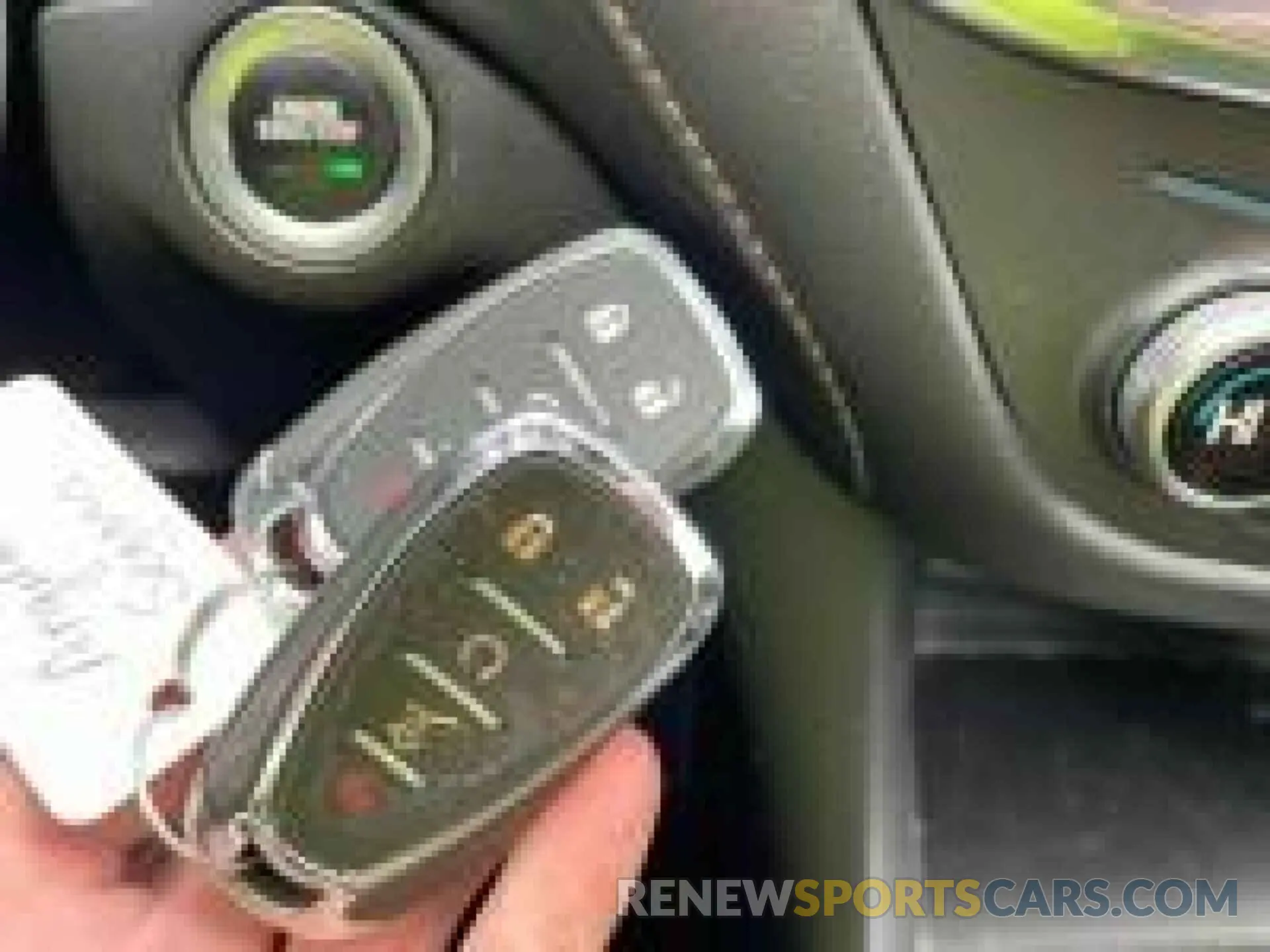18 Photograph of a damaged car 2GNAXTEV7K6255803 CHEVROLET EQUINOX 2019