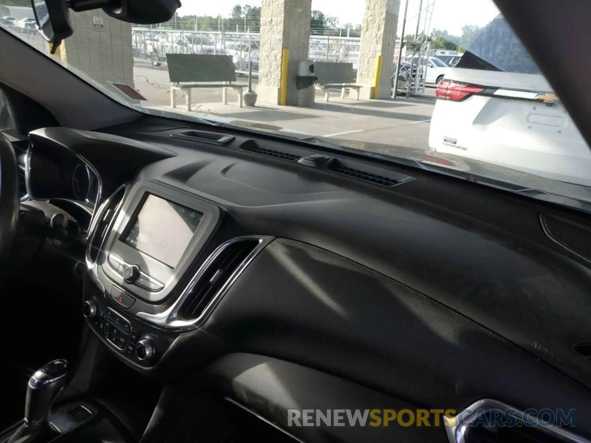 11 Photograph of a damaged car 2GNAXTEV7K6257664 CHEVROLET EQUINOX 2019