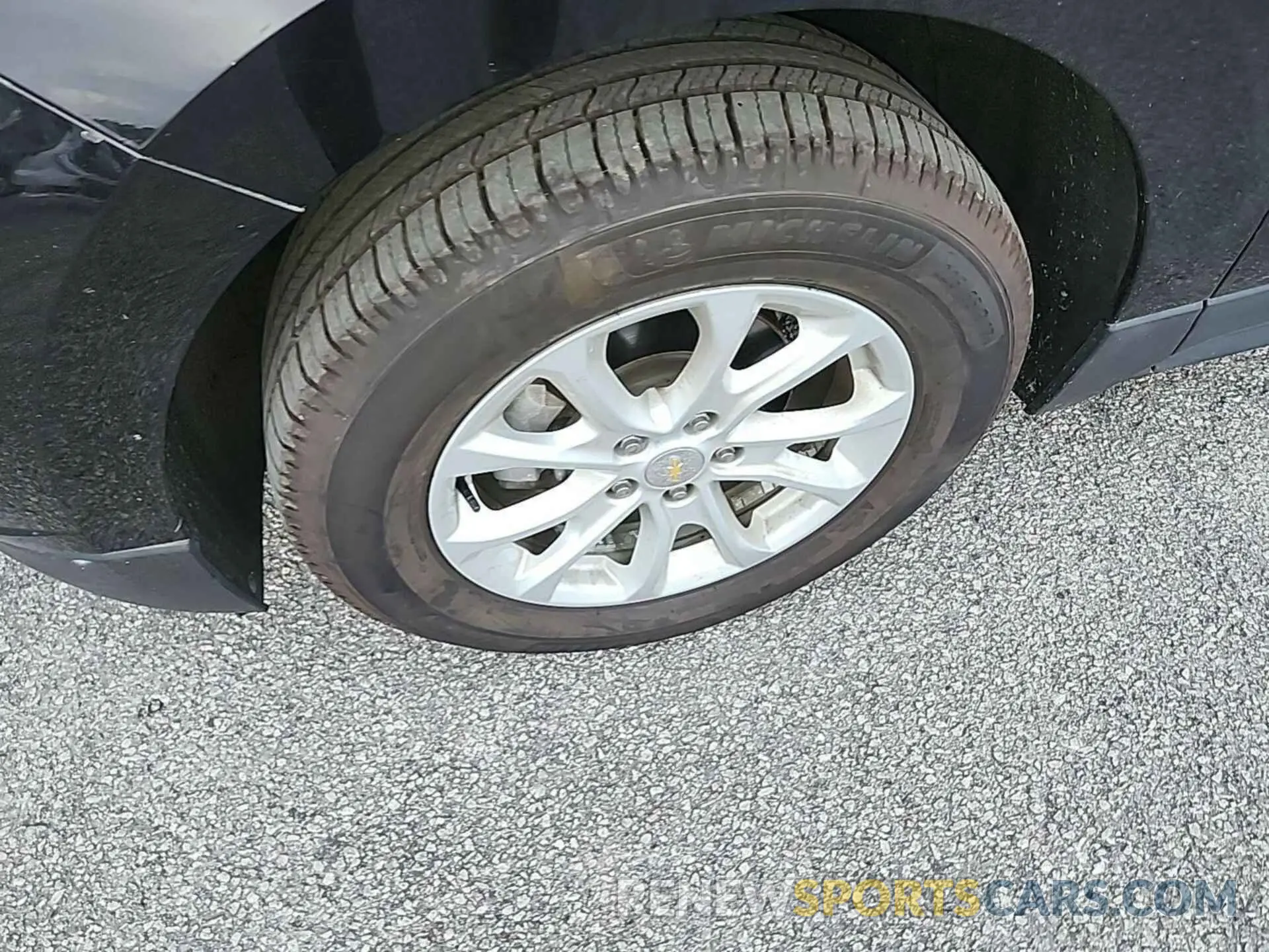 13 Photograph of a damaged car 2GNAXTEV7K6257664 CHEVROLET EQUINOX 2019